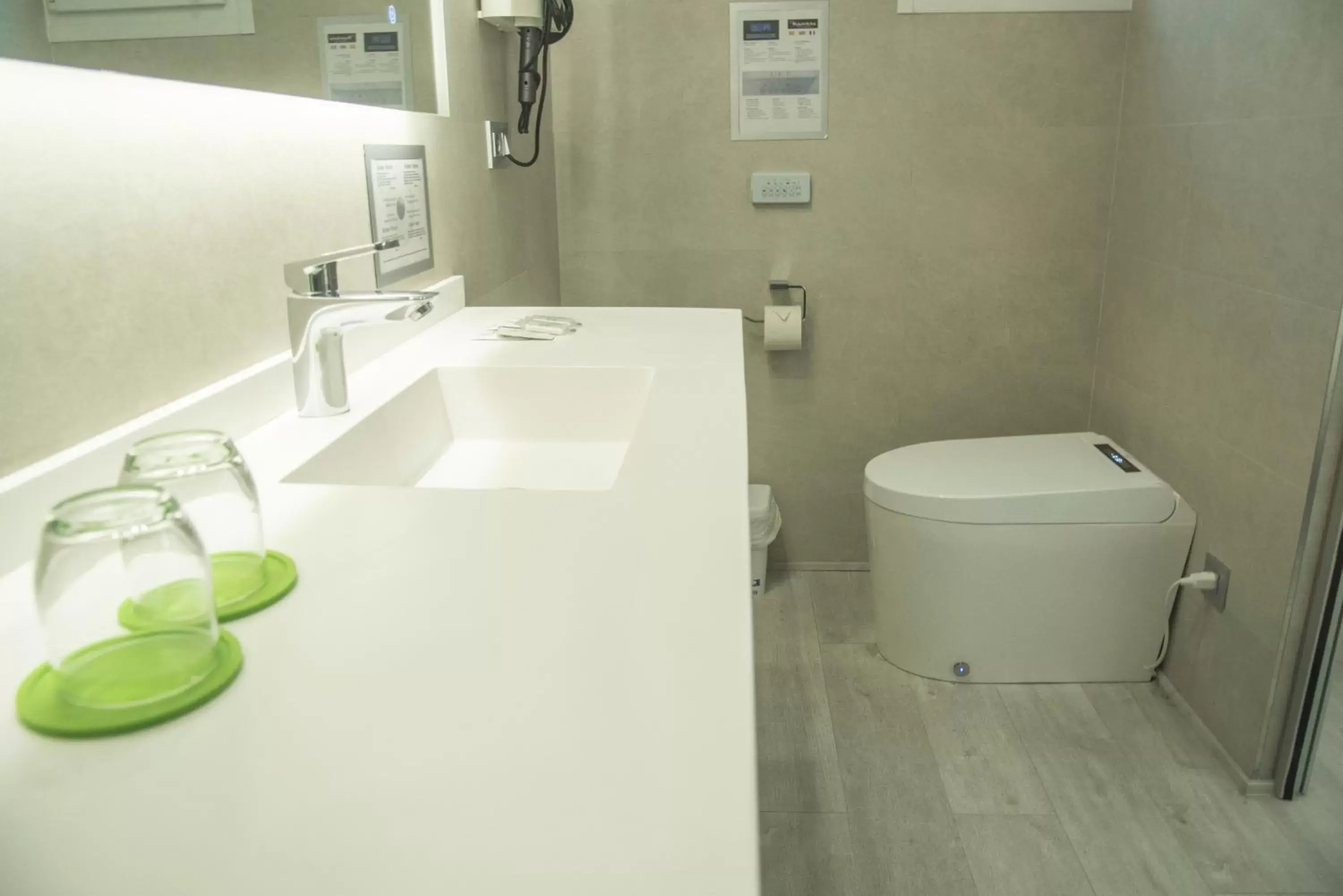 Shower, Bathroom in Hotel Rambla Alicante Contactless