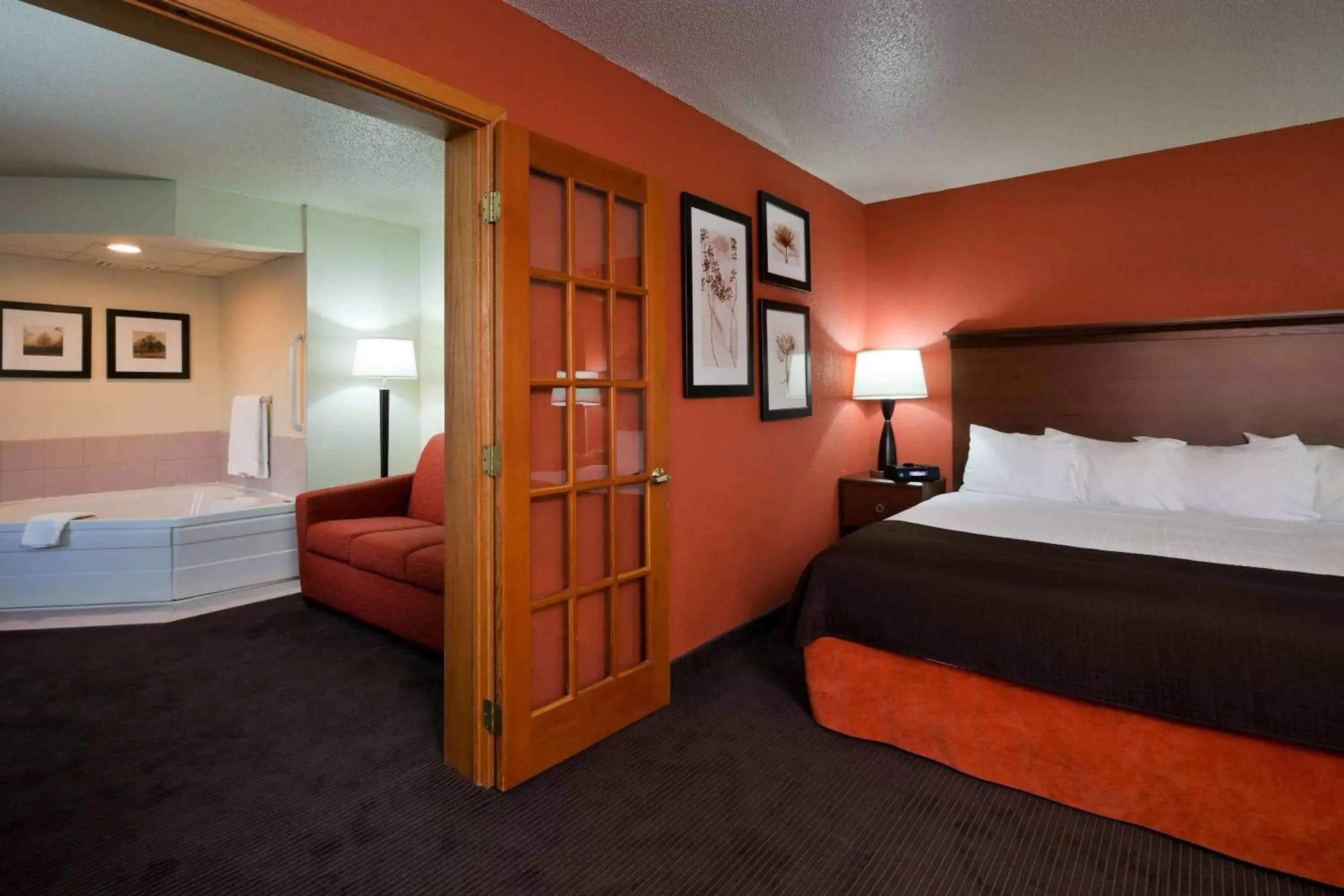 Photo of the whole room, Bed in AmericInn by Wyndham Worthington