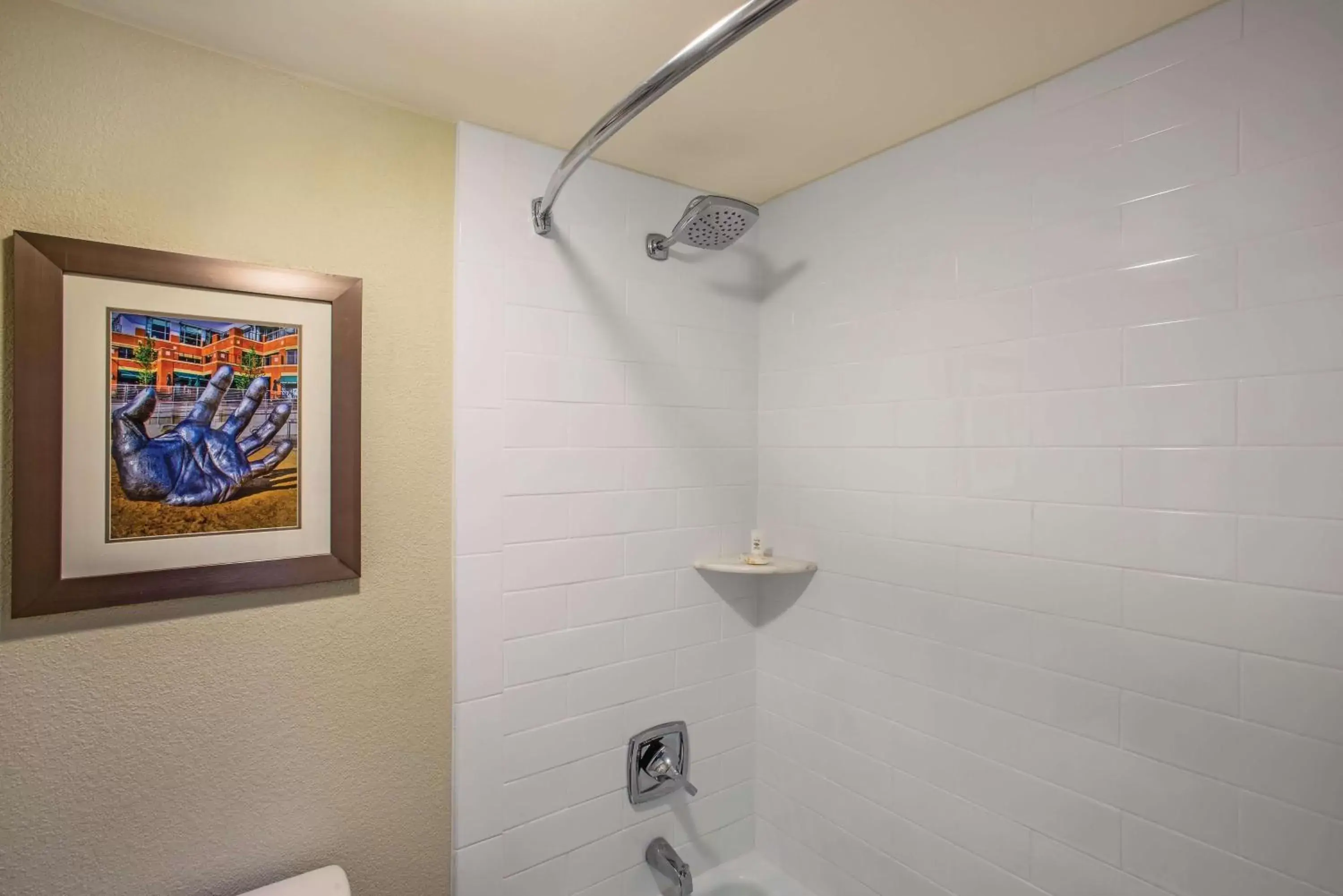 Photo of the whole room, Bathroom in La Quinta Inn & Suites by Wyndham DC Metro Capital Beltway