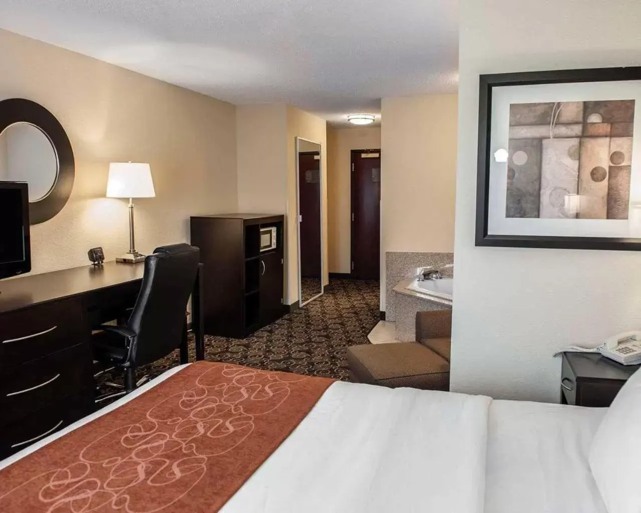 Bed in Comfort Suites West Indianapolis - Brownsburg