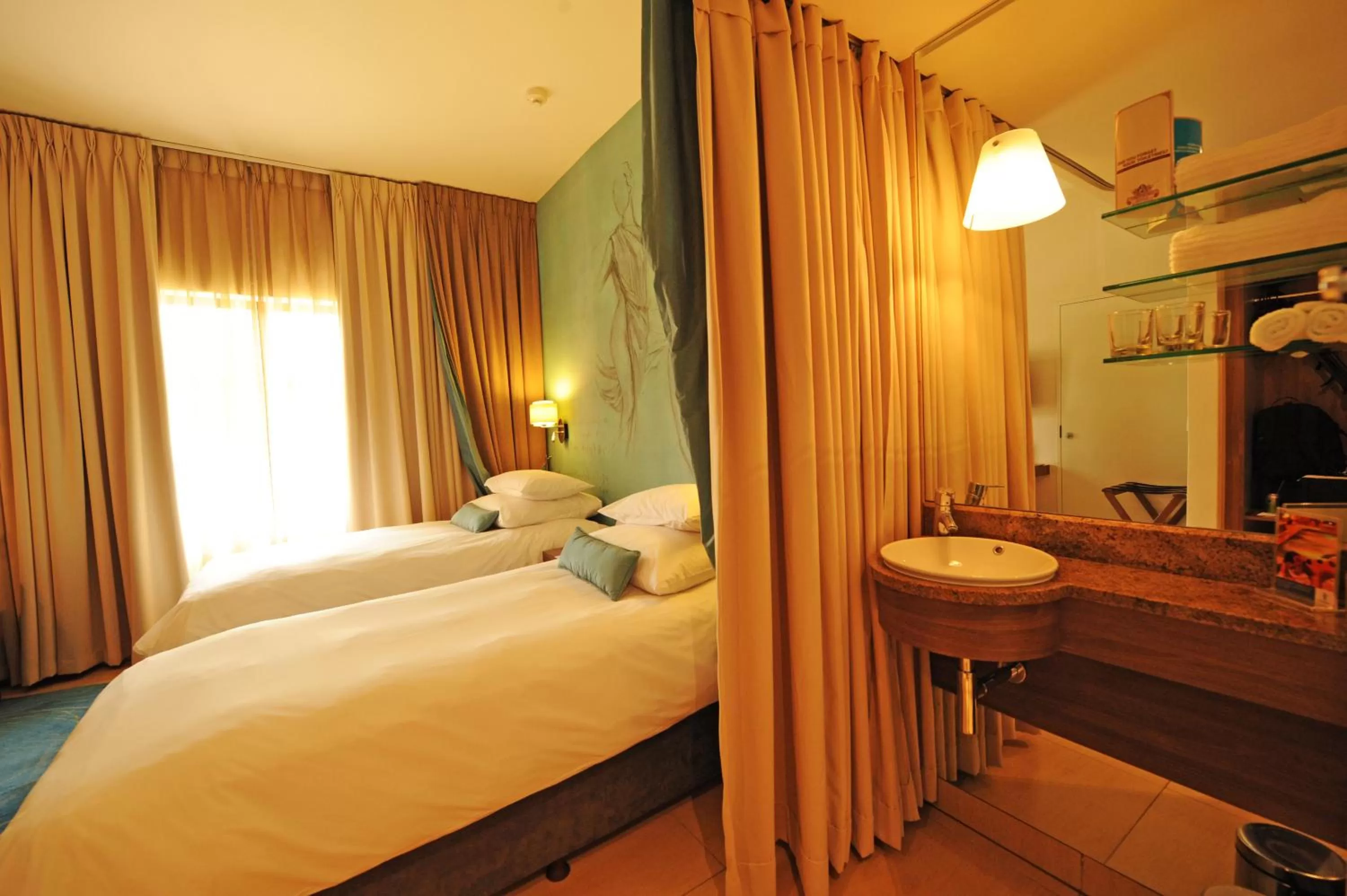 Bed in Metcourt at Emperors Palace