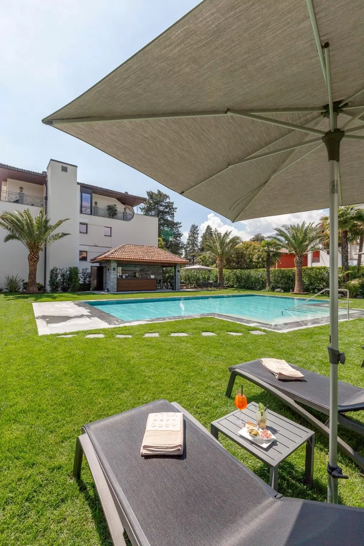 Swimming pool in Hotel Ascovilla Charming Hideway