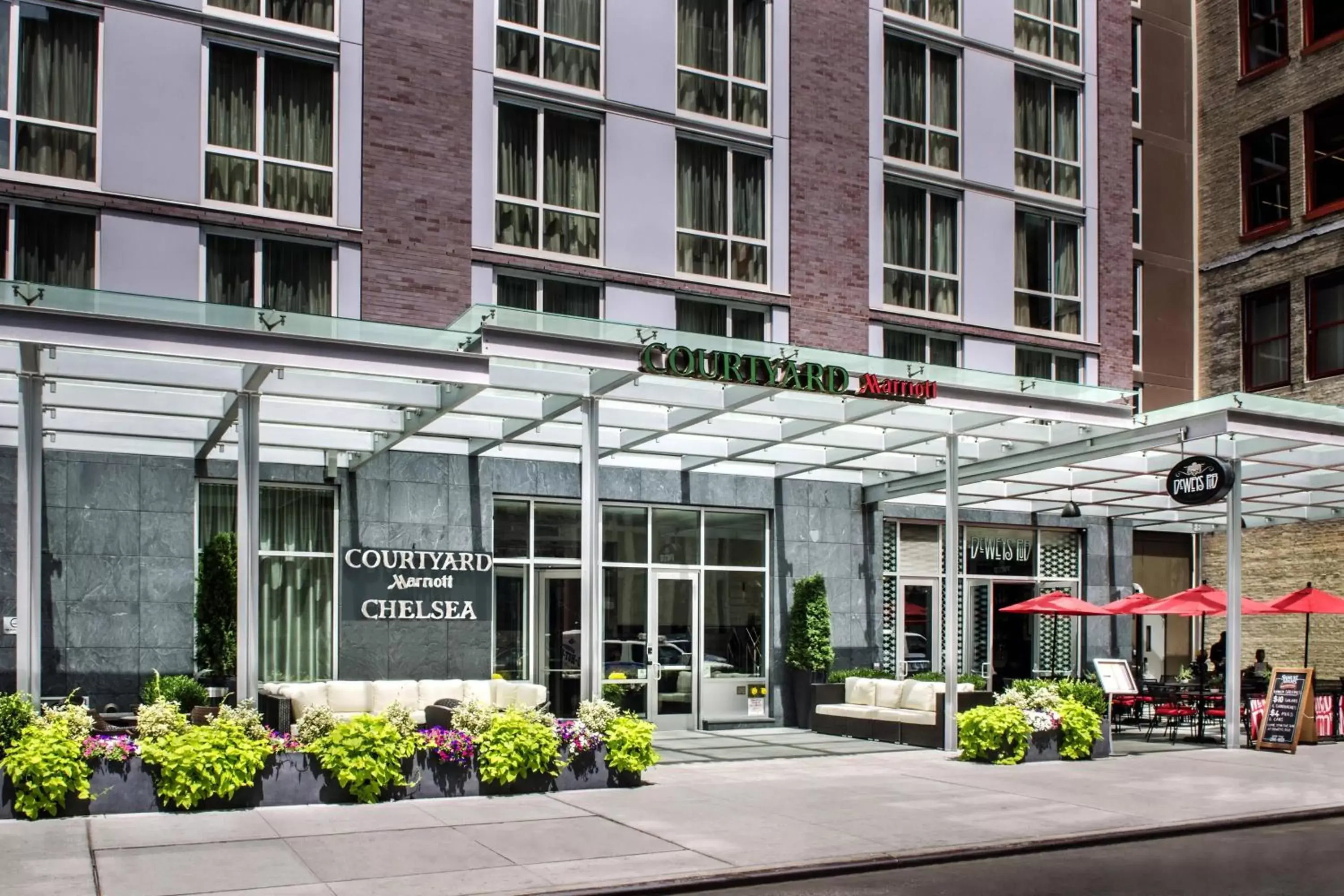 Property Building in Courtyard by Marriott New York Manhattan/Chelsea