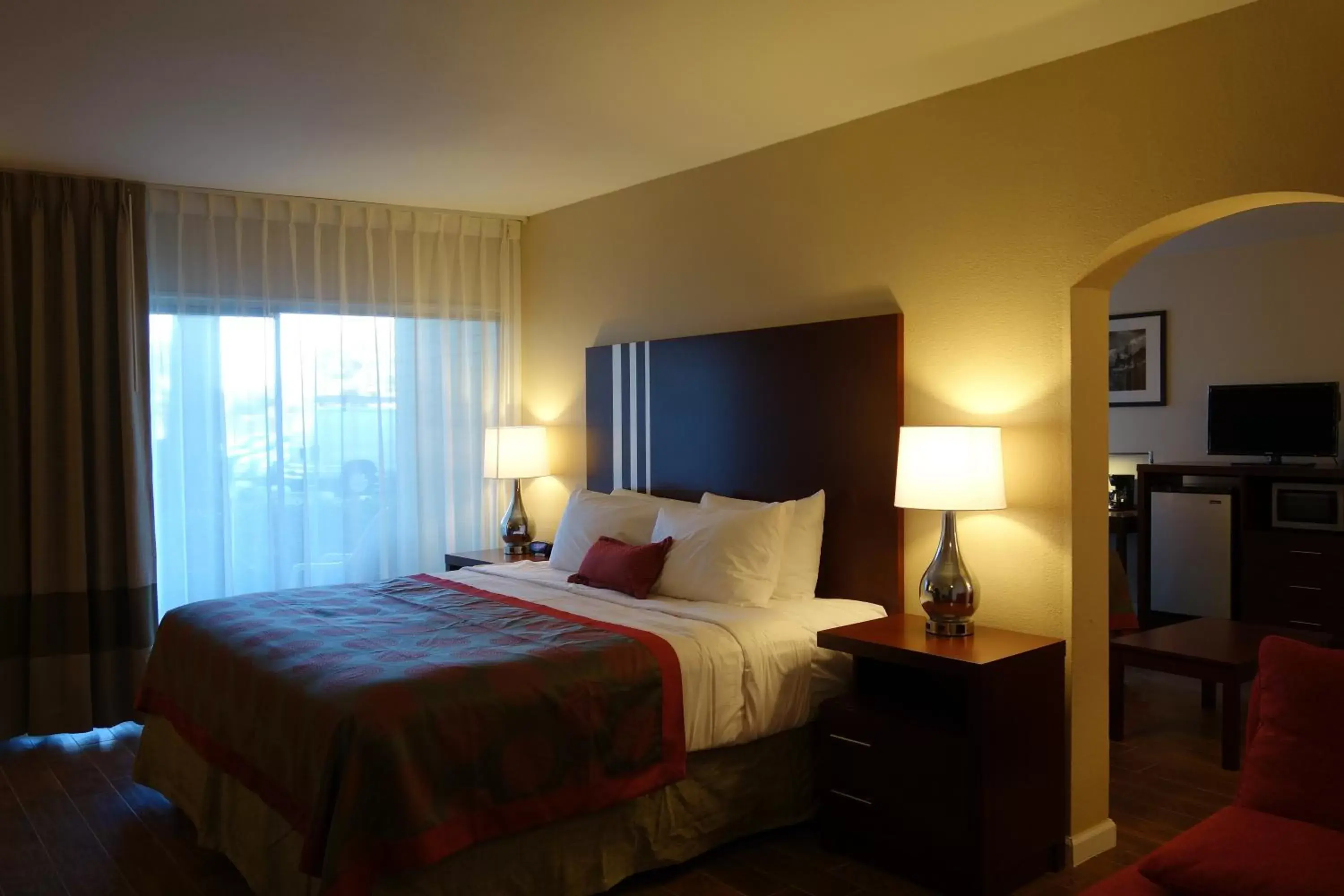 Bedroom, Bed in Ramada by Wyndham Sacramento