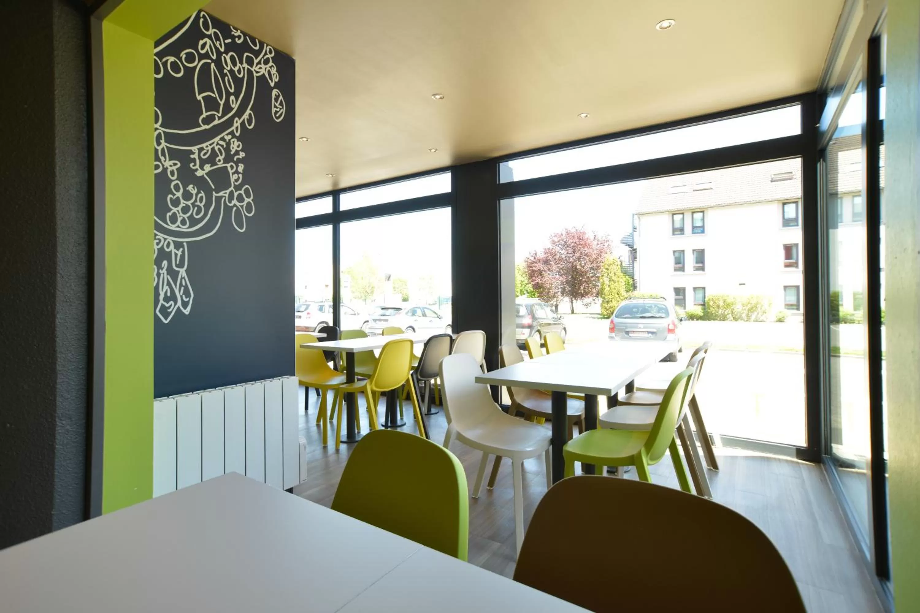 Lounge or bar in ibis budget Strasbourg La Vigie