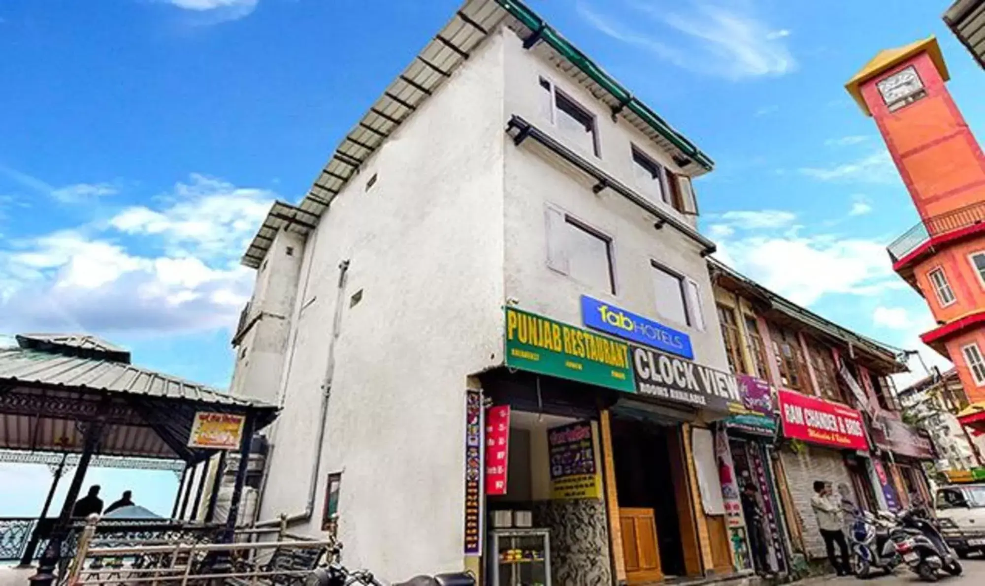 Property building in FabExpress Clock View 500M From The Mall Road Property building in FabExpress Clock View 500M From The Mall Road