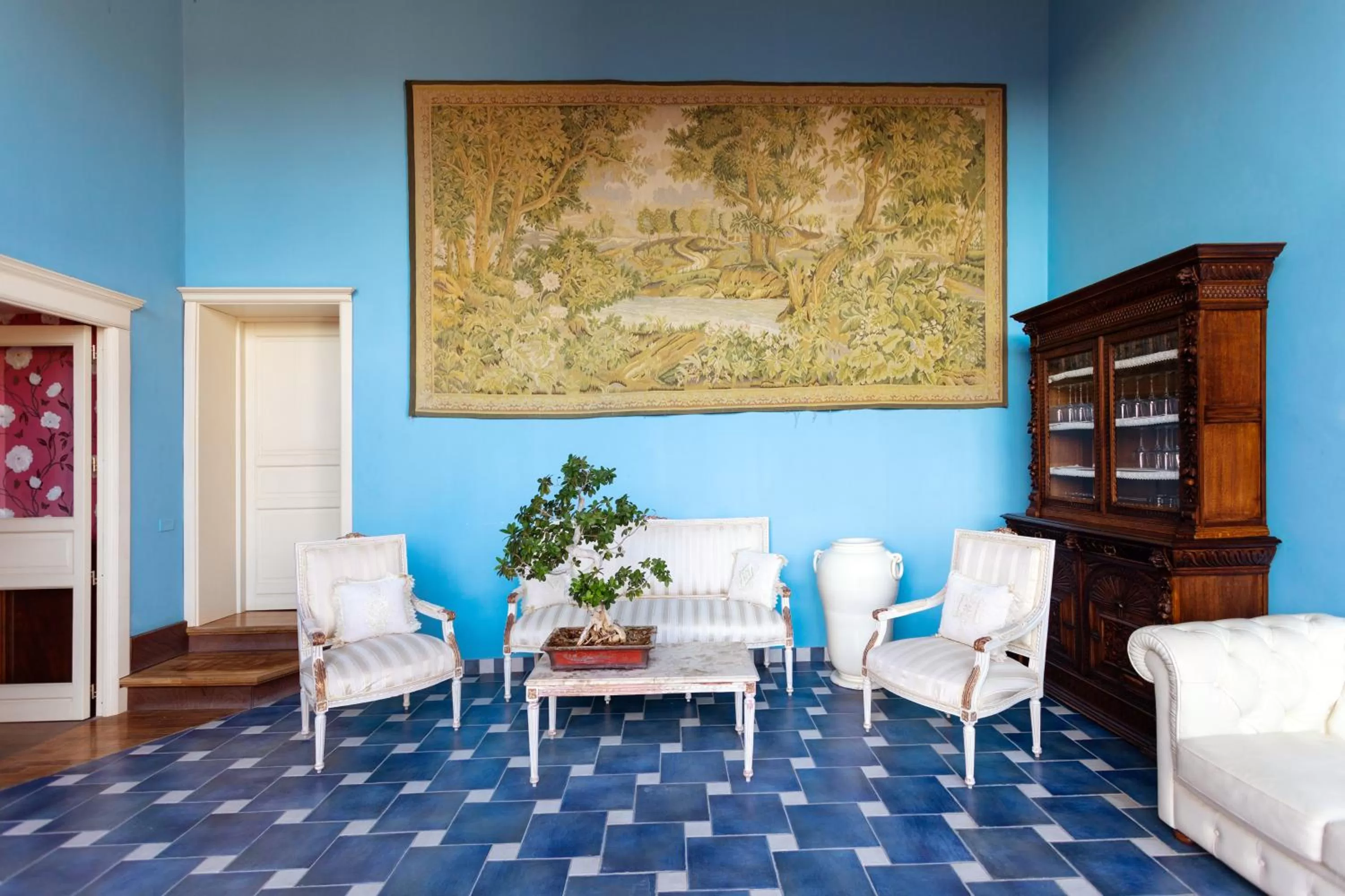 Communal lounge/ TV room, Bed in Relais Briuccia e Ristorante Capitolo Primo