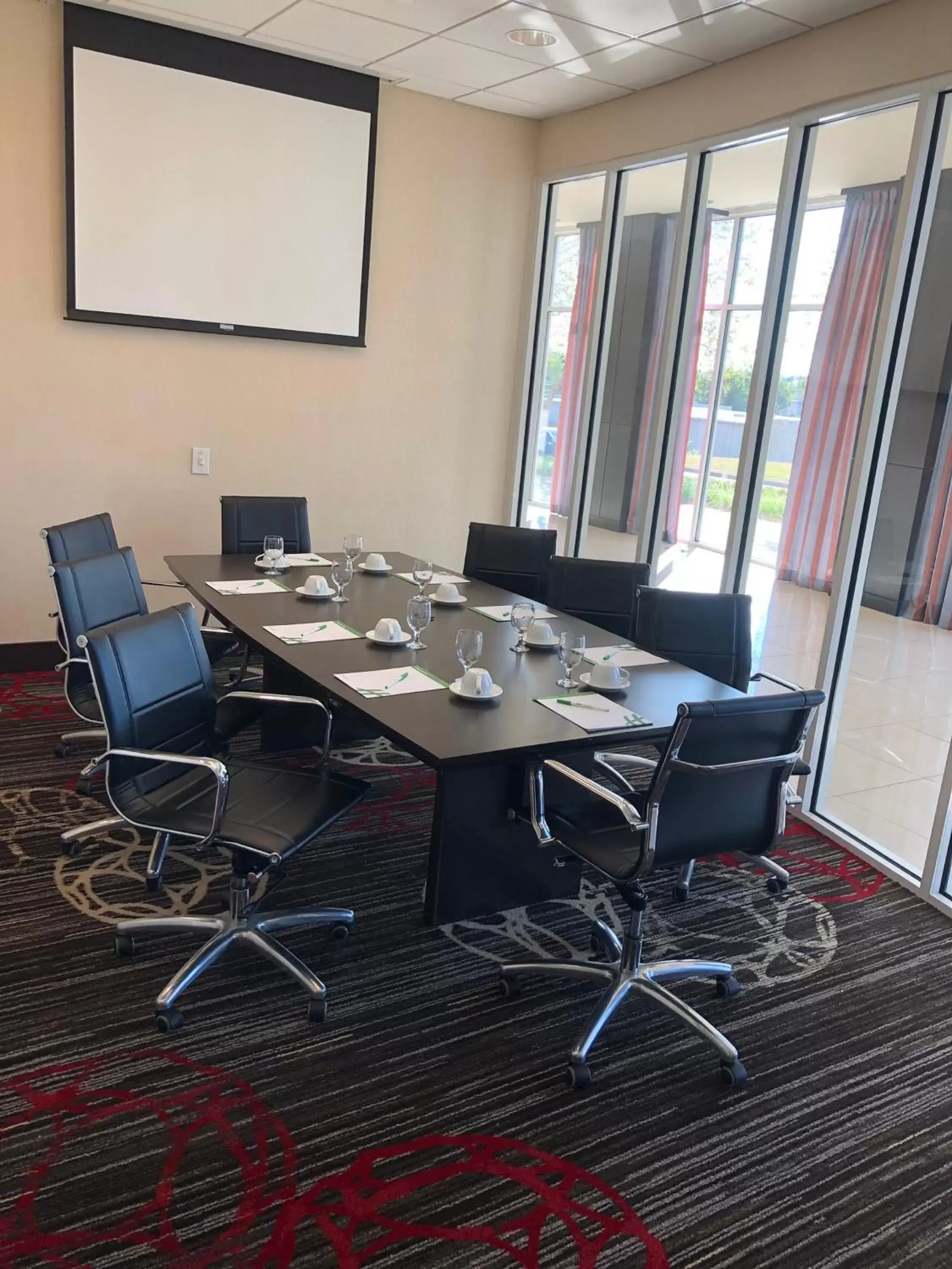 Meeting/conference room in Holiday Inn Louisville Airport - Fair/Expo, an IHG Hotel