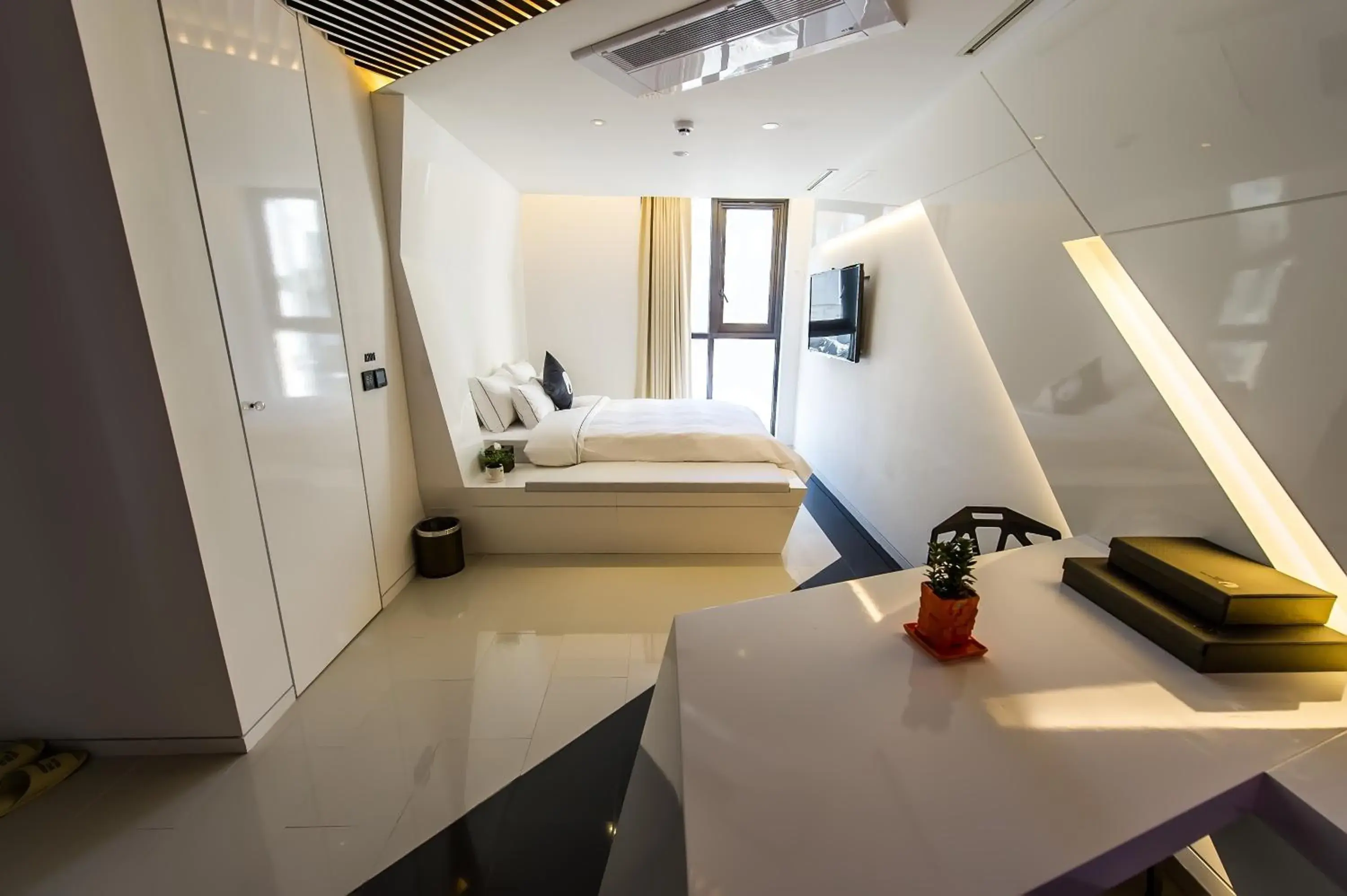Photo of the whole room, Bathroom in Hotel The Designers Jongno