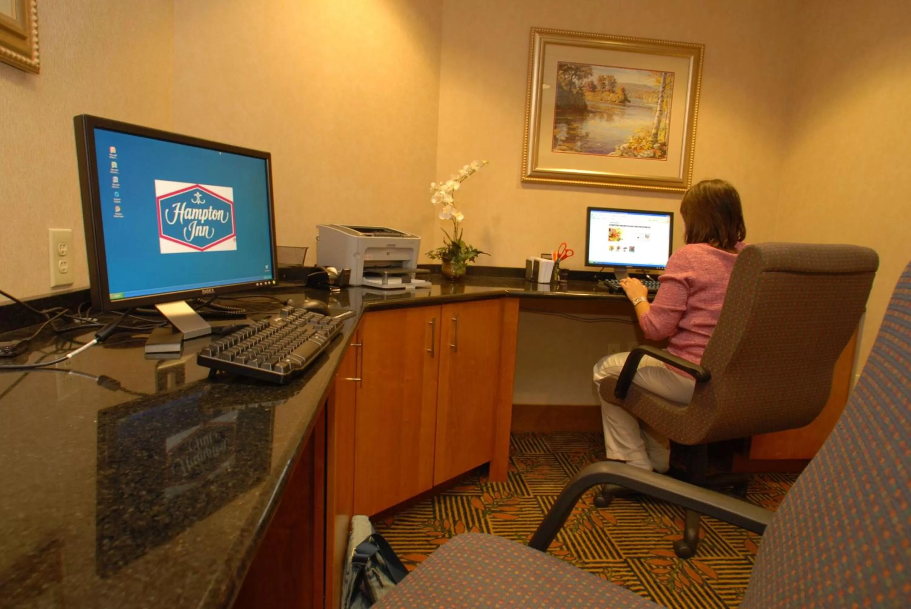 Business facilities in Hampton Inn Gloucester