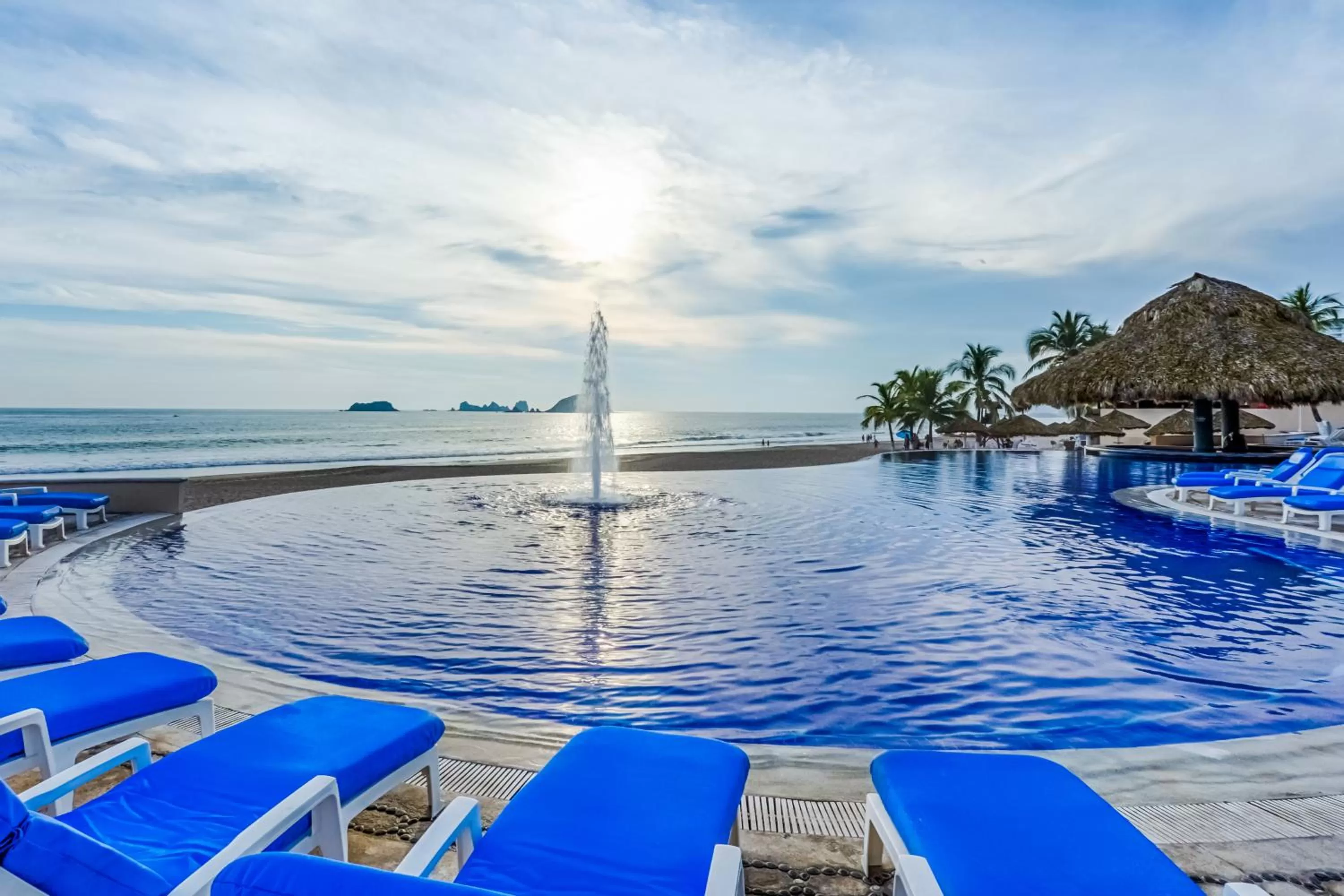 Swimming pool in Posada Real Ixtapa