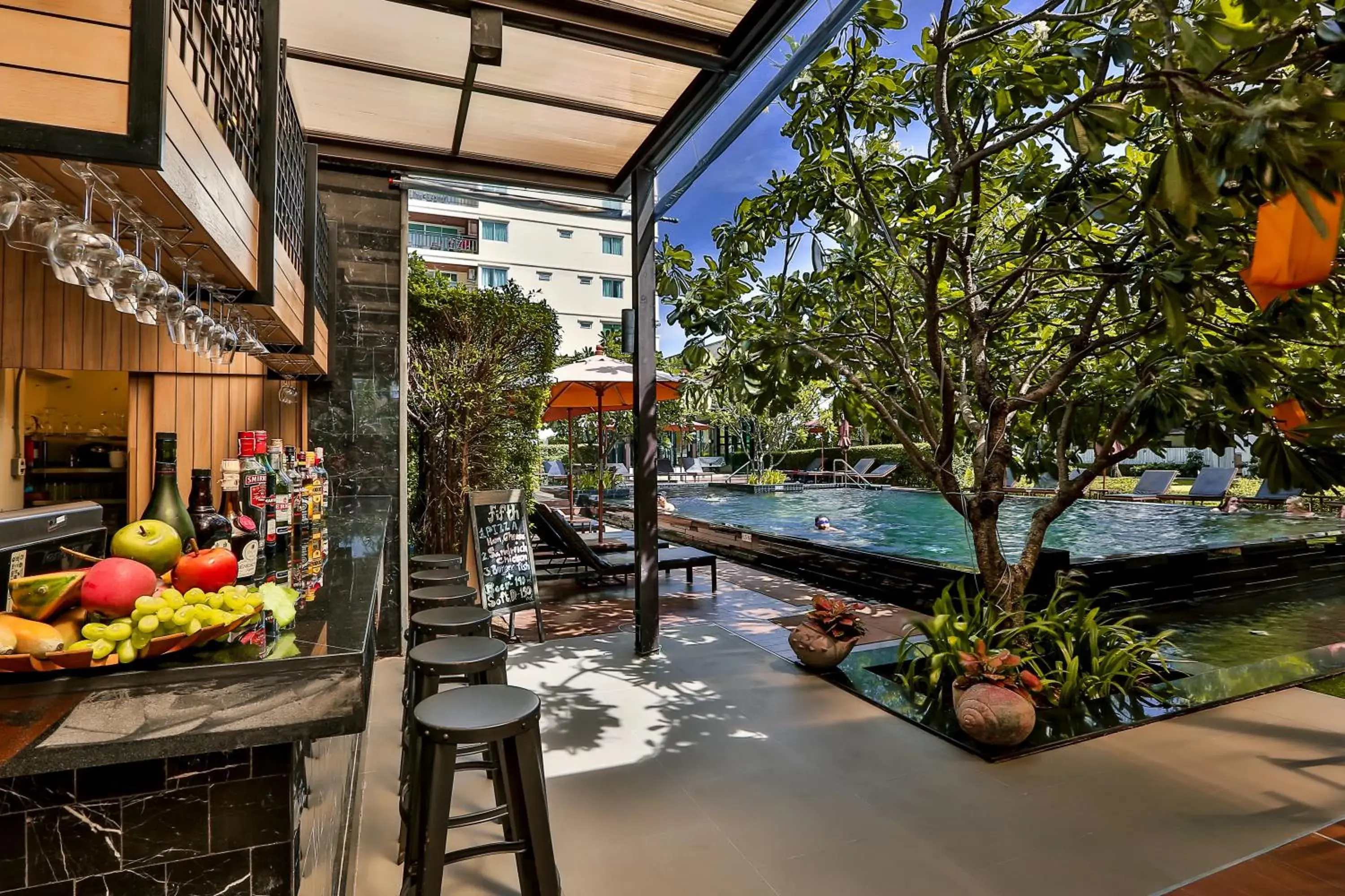 Lounge or bar in Fifth Pattaya Jomtien By Shiwalai Int Lounge or bar in Fifth Pattaya Jomtien By Shiwalai Int