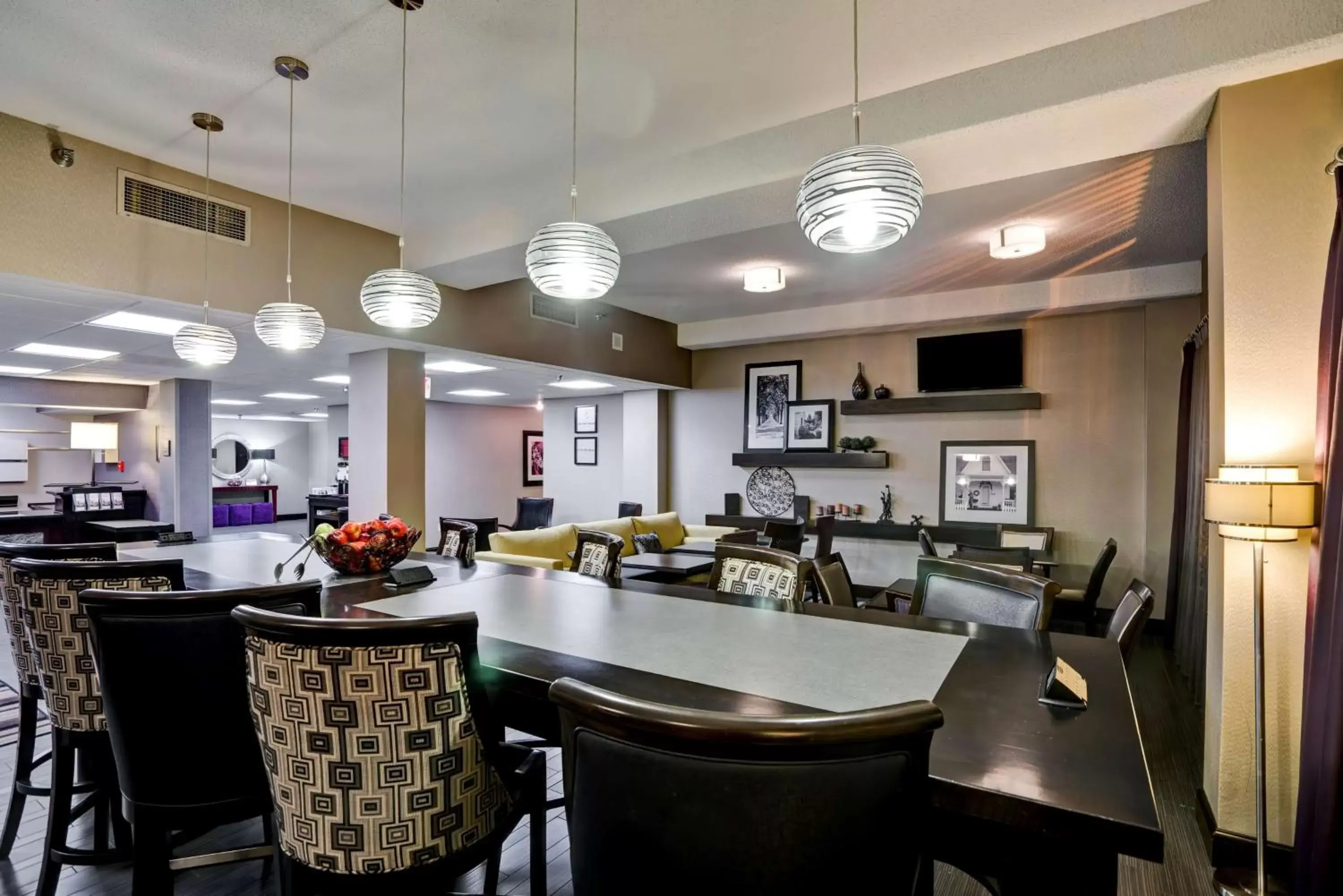 Lobby or reception, Restaurant/Places to Eat in Hampton Inn Knoxville-Airport