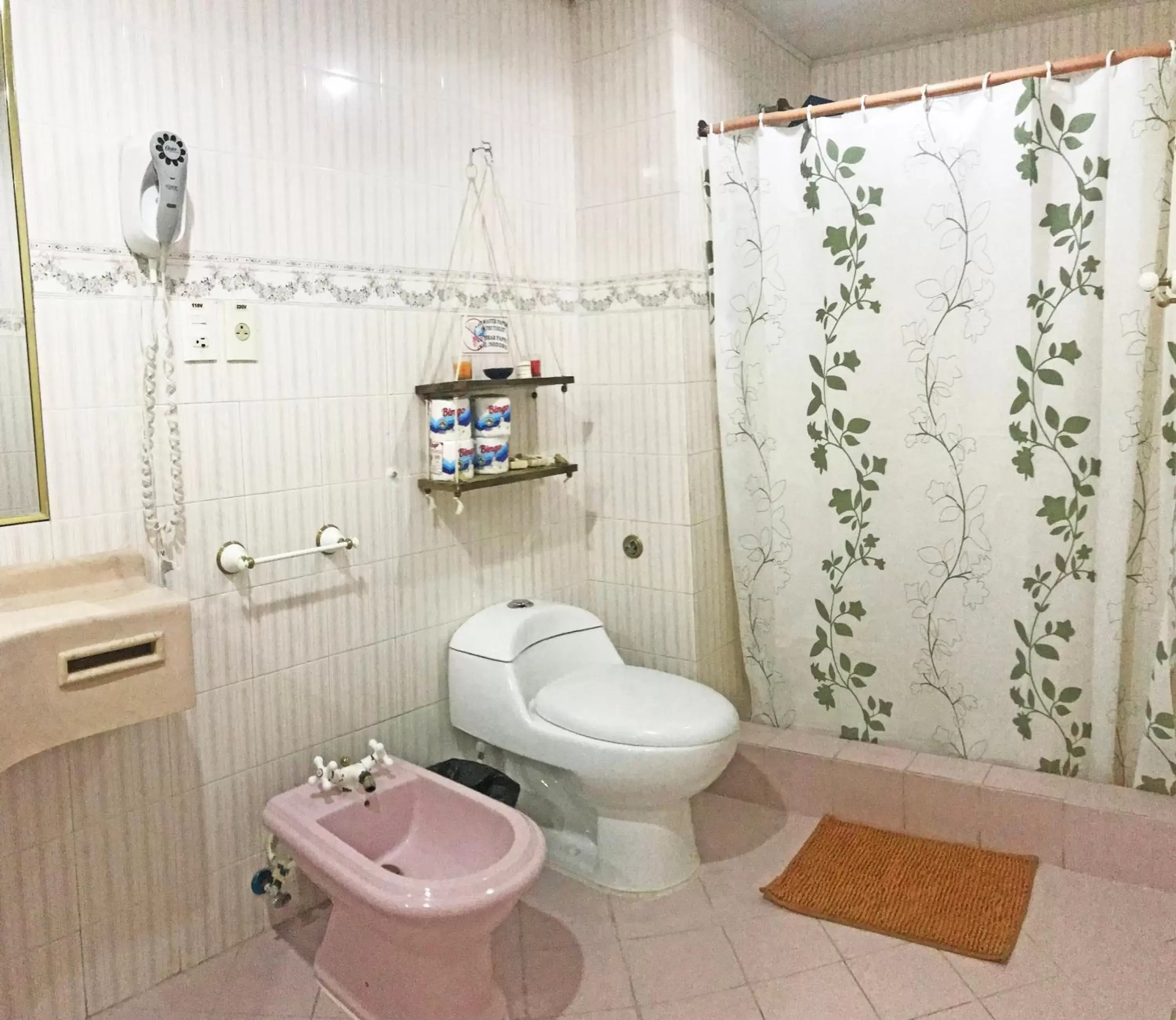 Toilet, Bathroom in Piergiorgio Palace Hotel