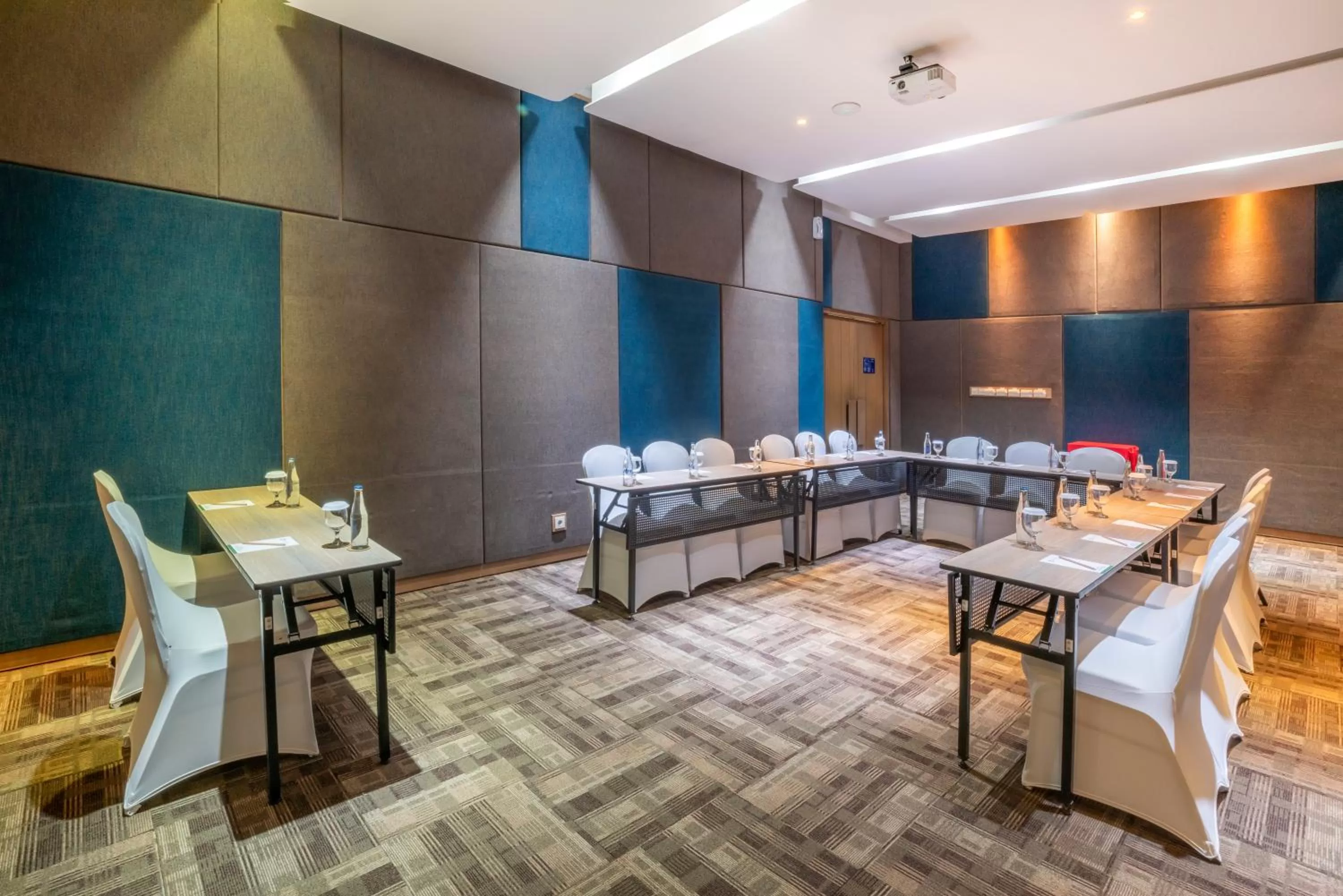 Business facilities in Grand Livio Kuta Hotel