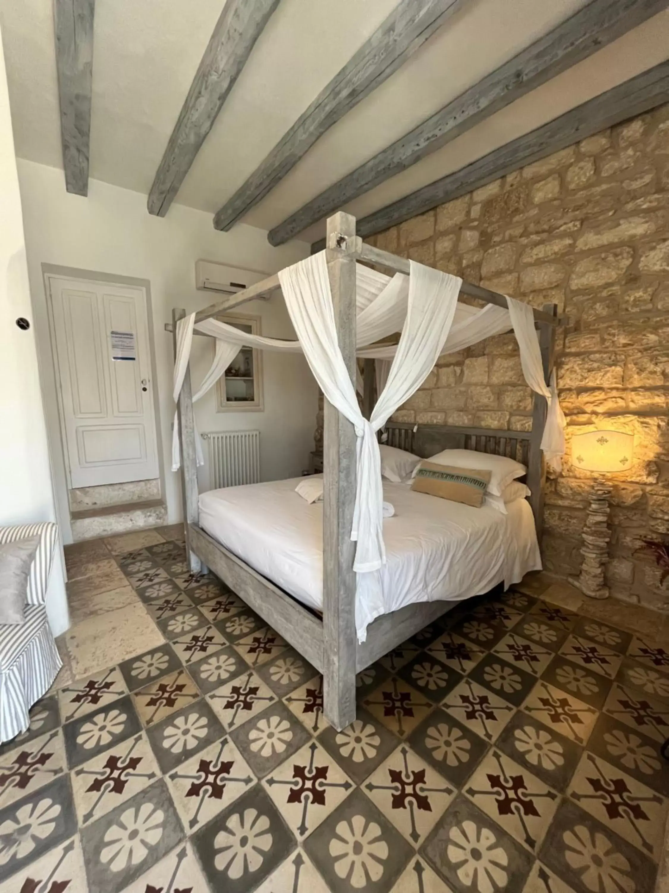 Bunk Bed in Antico Mondo Rooms & Suites