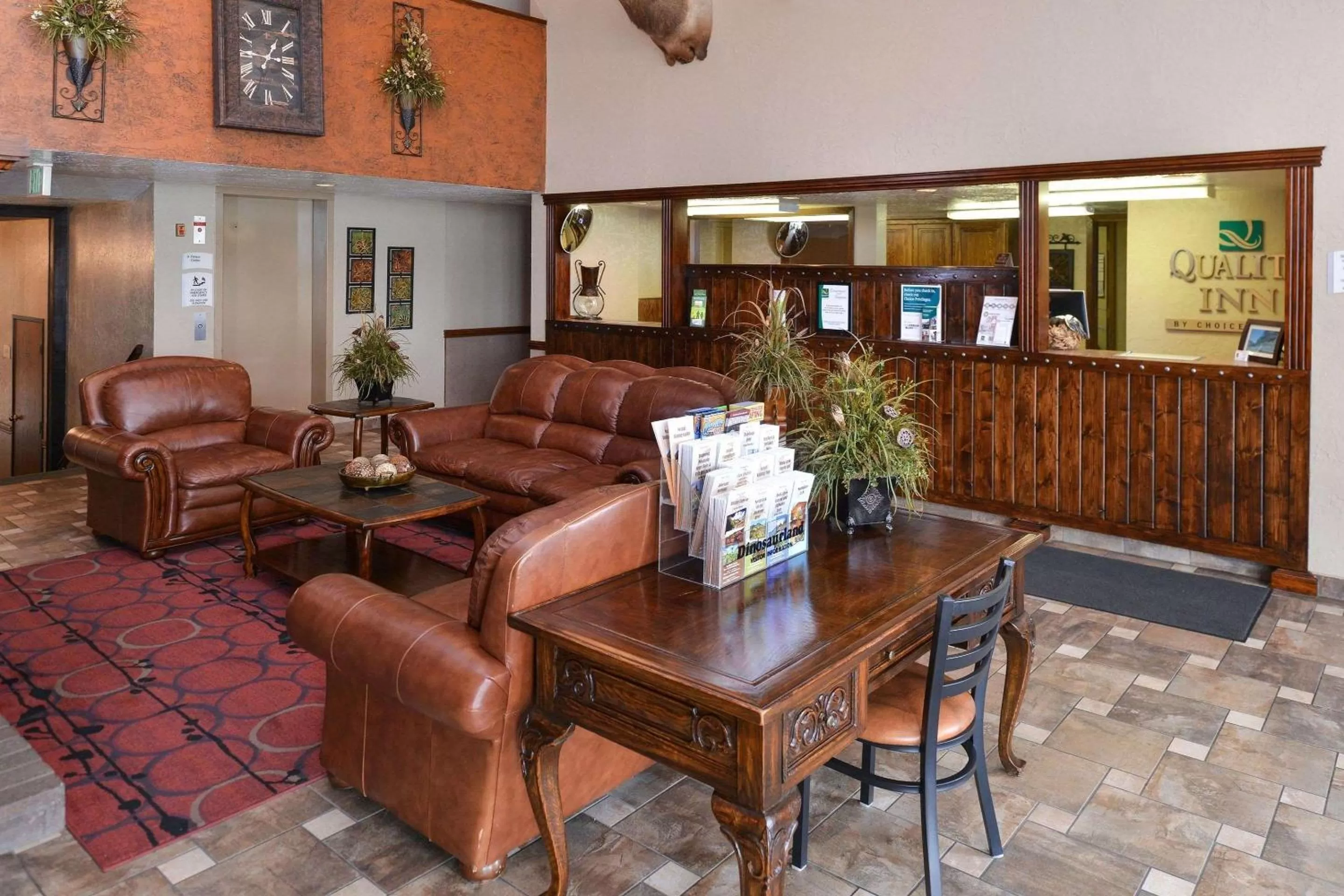 Lobby or reception in Quality Inn Vernal near Dinosaur National Monument