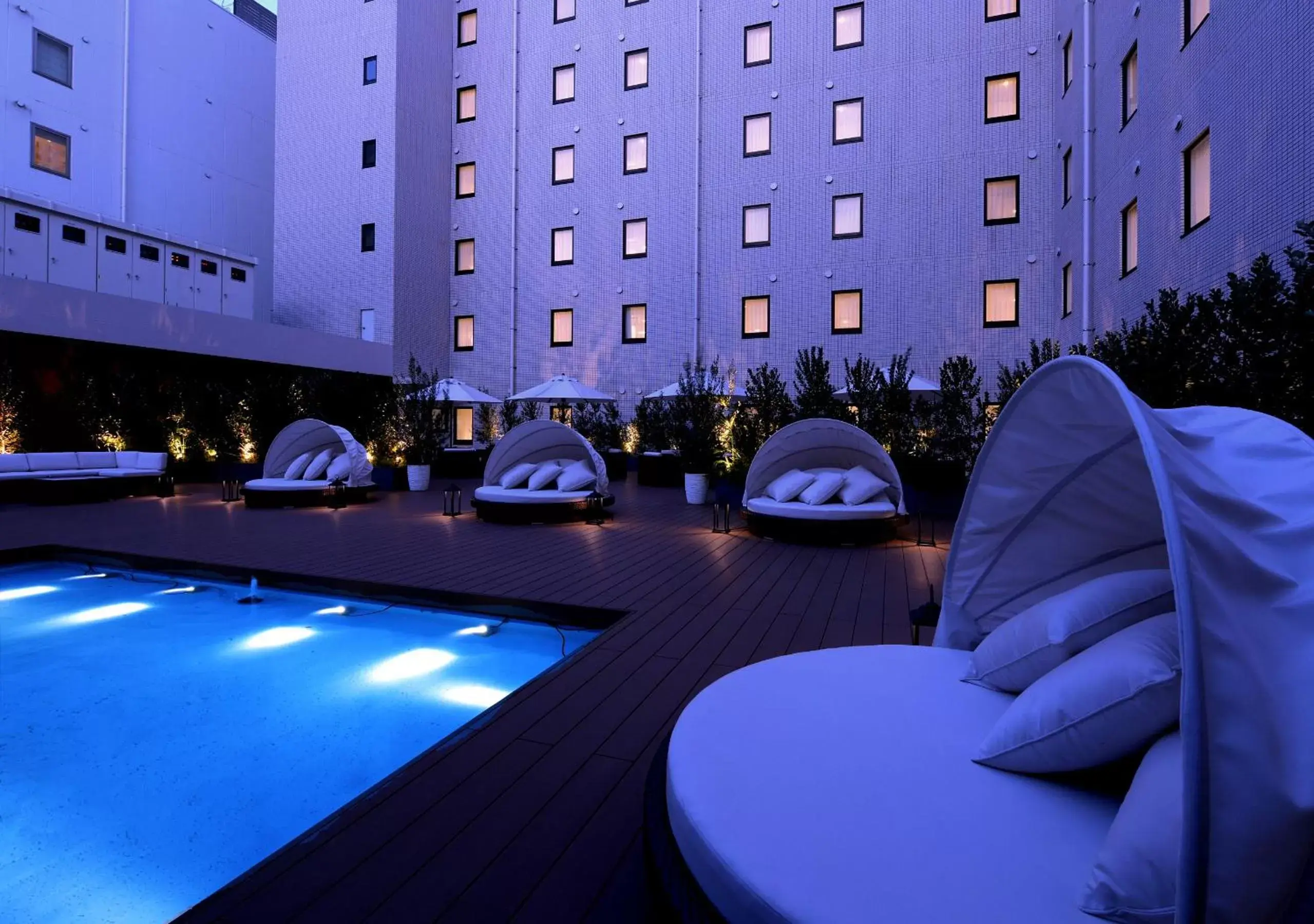 Garden, Swimming Pool in Oriental Hotel Fukuoka Hakata Station