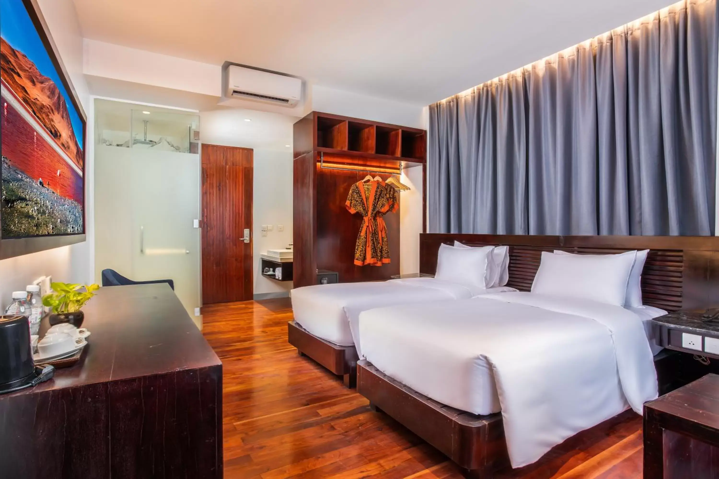 TV and multimedia, Bed in UTEY Hotel TV and multimedia, Bed in UTEY Hotel