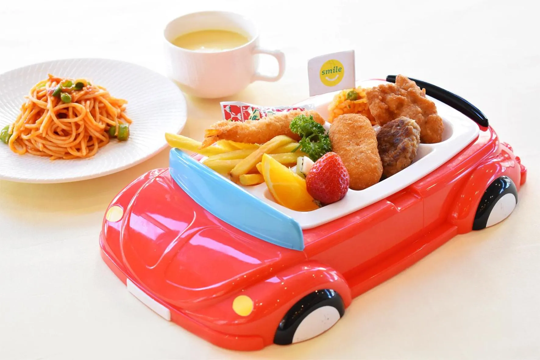 Food and drinks in Holiday Inn & Suites Shin Osaka by IHG