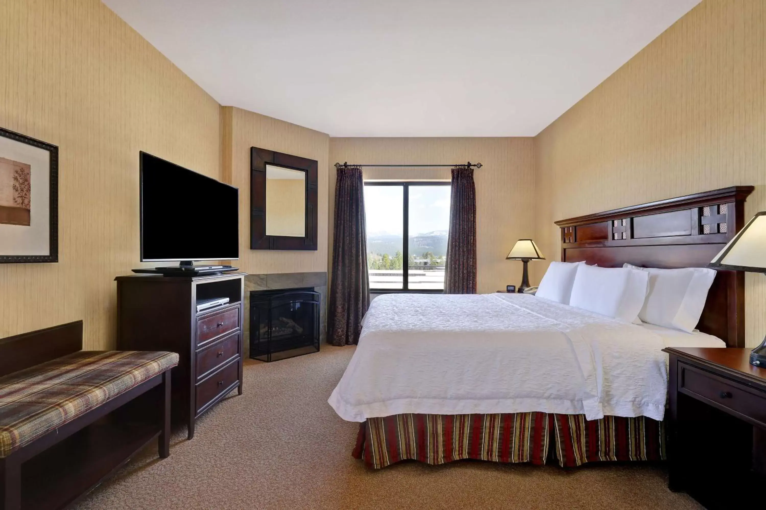 Bedroom in Hampton Inn & Suites Tahoe-Truckee