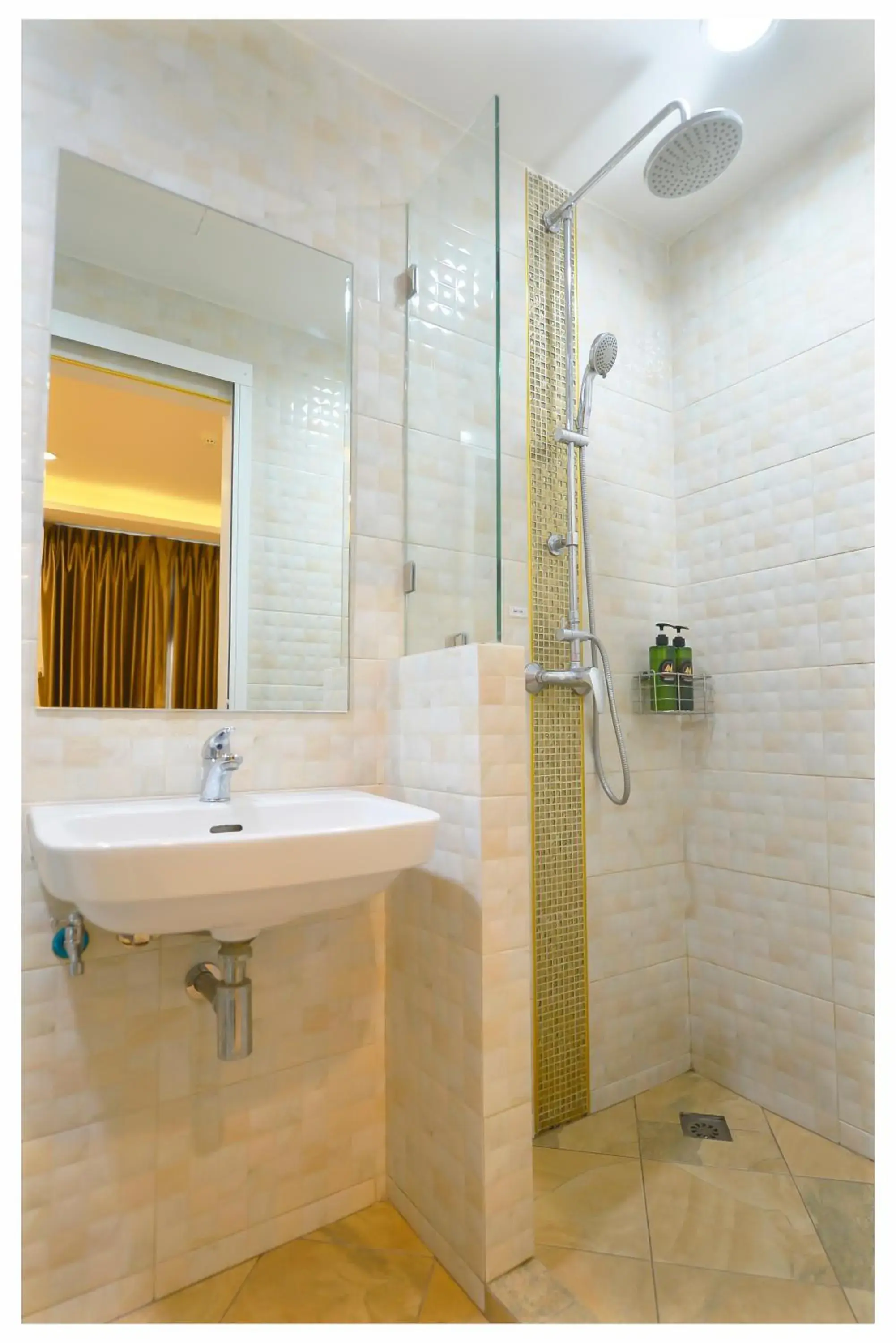 Bathroom in 4M Pratunam Hotel