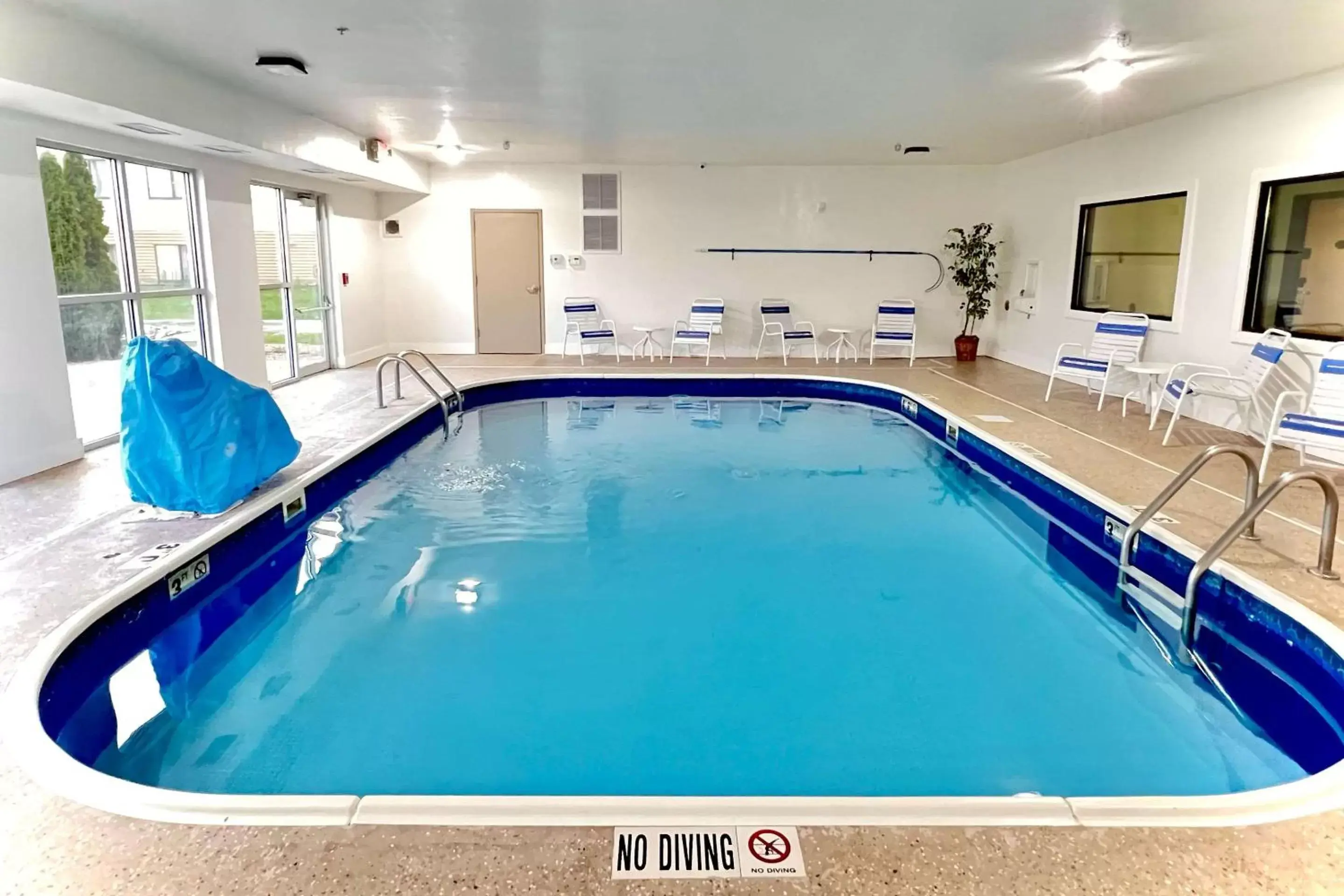 Swimming Pool in Quality Inn & Suites