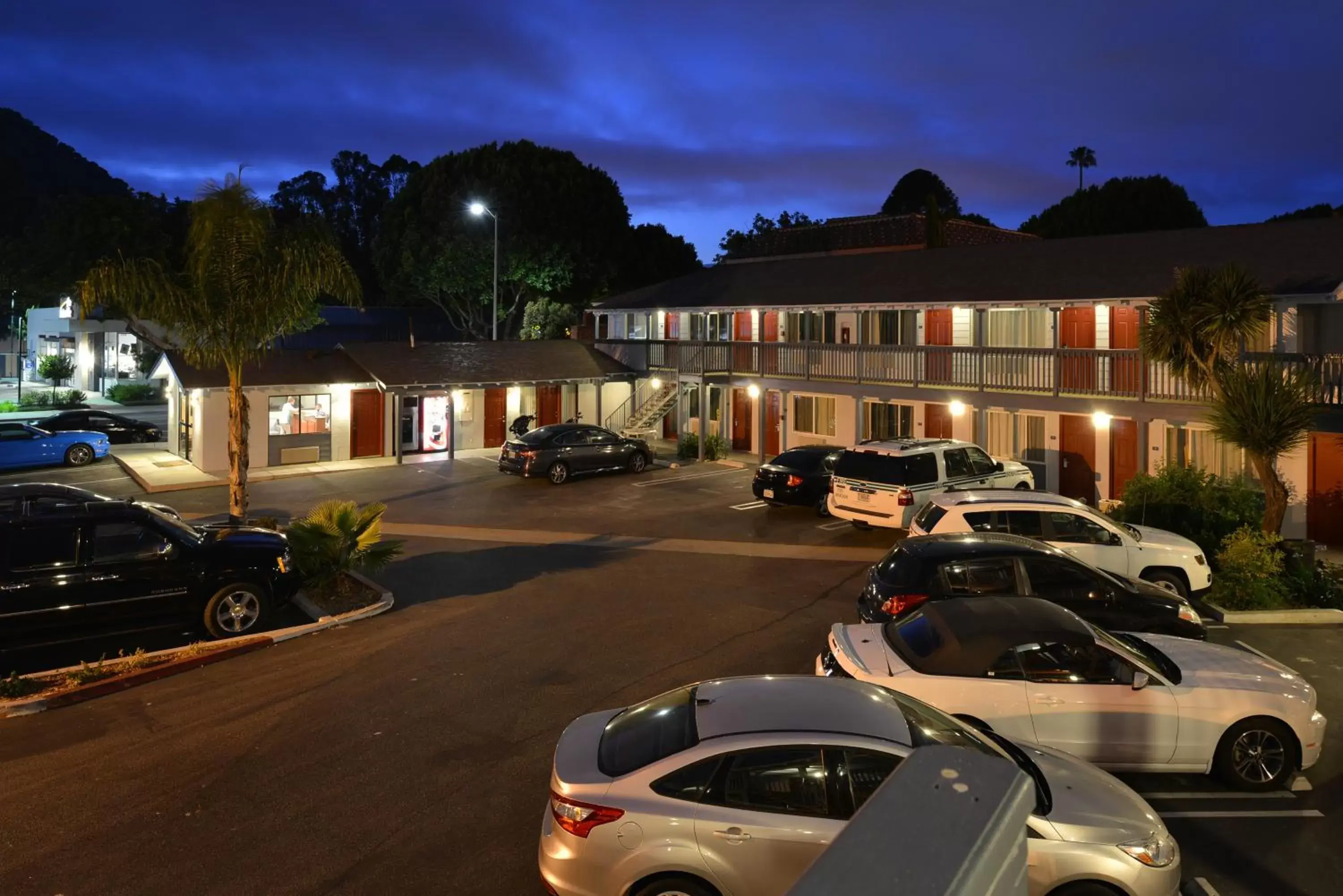 Facade/entrance in Avenue Inn Downtown District SLO Facade/entrance in Avenue Inn Downtown District SLO