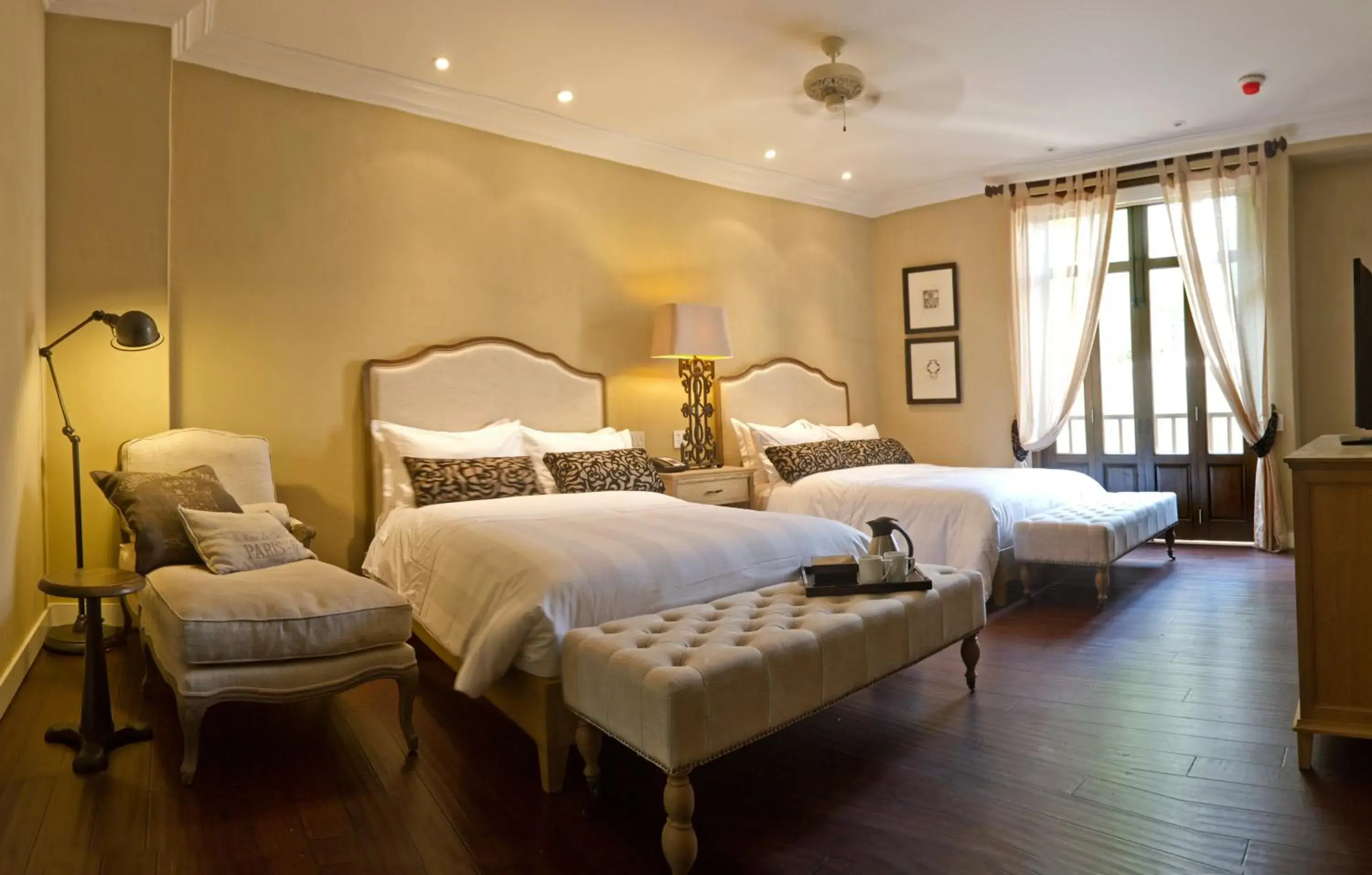 Photo of the whole room, Bed in Bastión Luxury Hotel