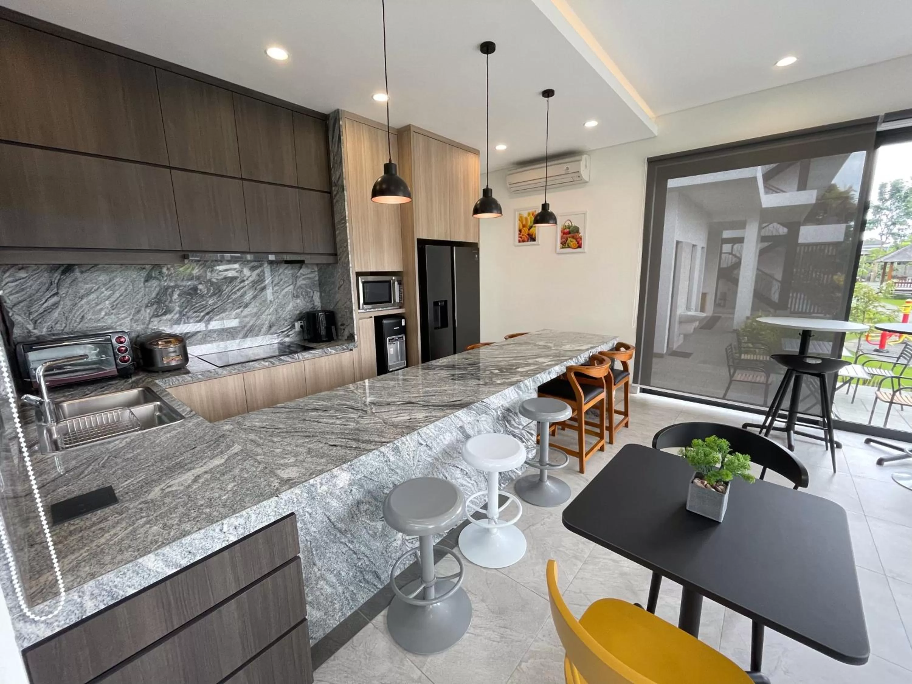 Restaurant/places to eat, Kitchen/Kitchenette in The Valerian Villa Ubud