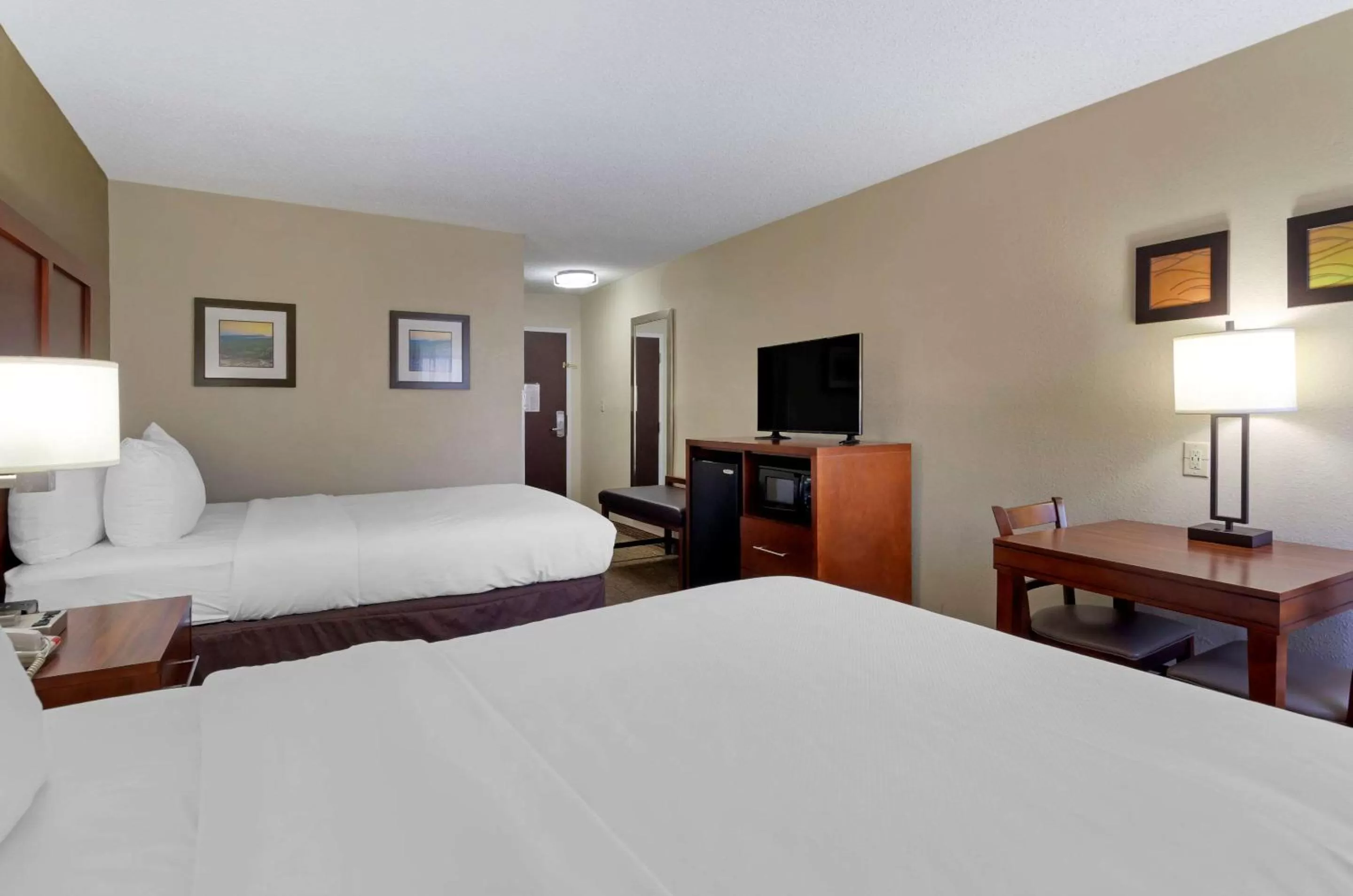 Photo of the whole room, Bed in Comfort Inn
