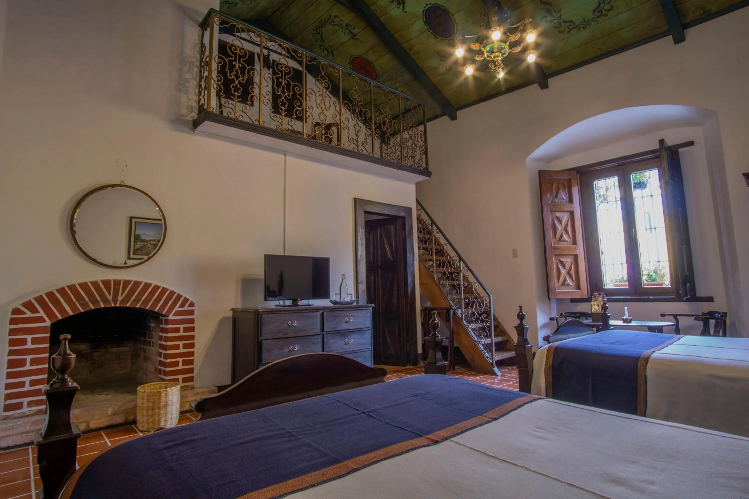 Bed in Hotel Posada de Don Rodrigo Antigua