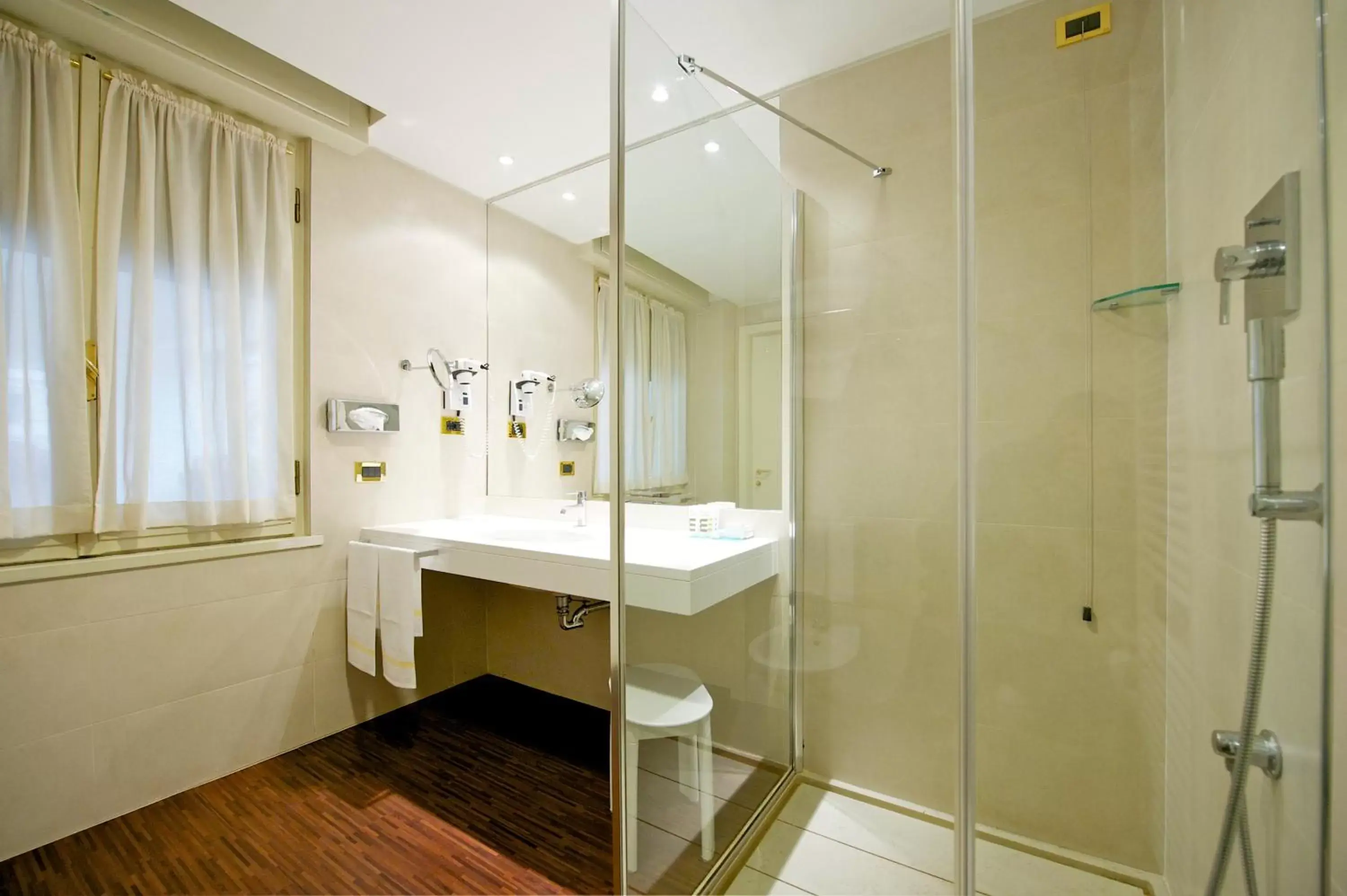 Shower, Bathroom in Mercure Parma Stendhal