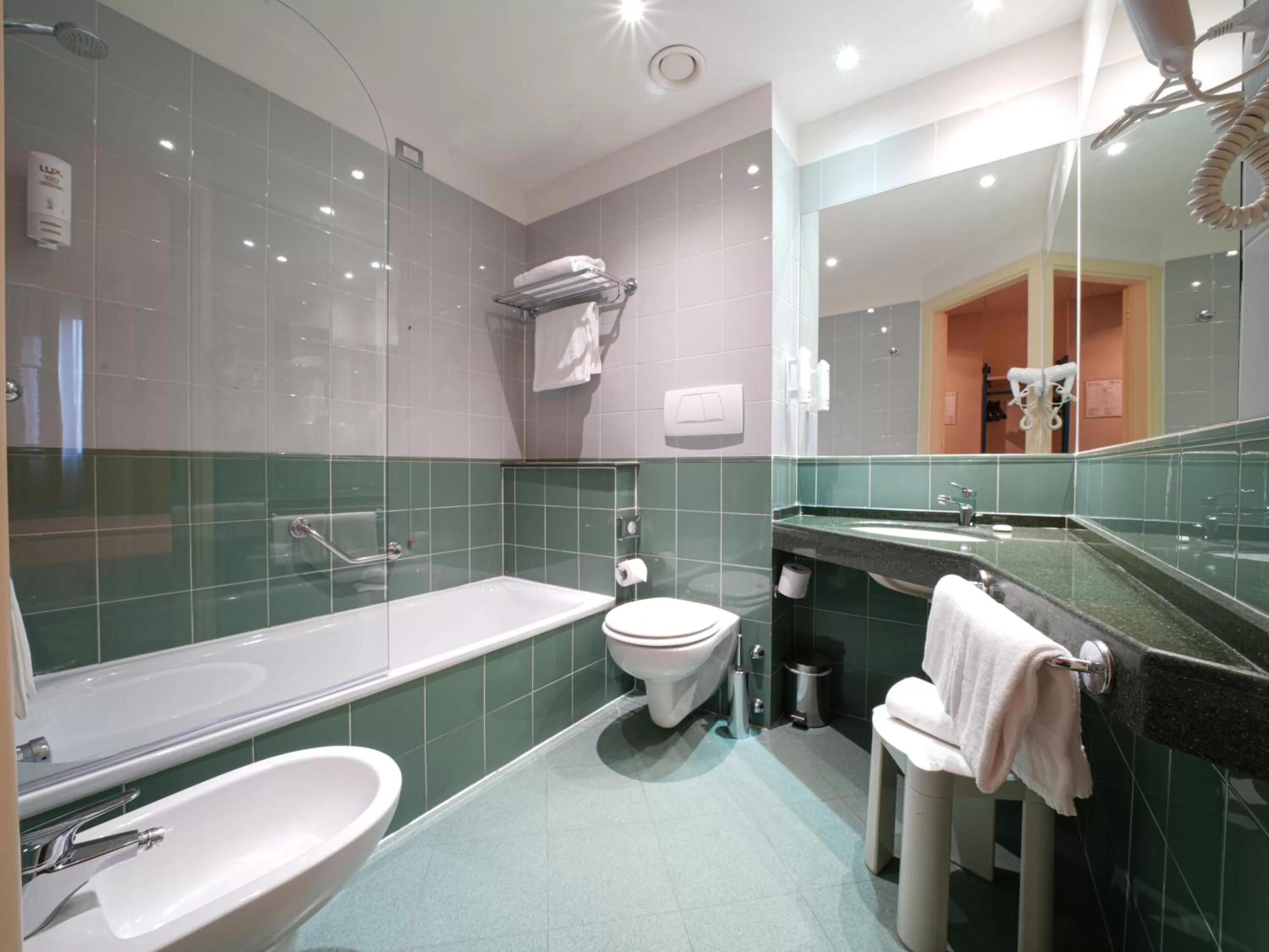 La Meridiana Bleisure Hotel