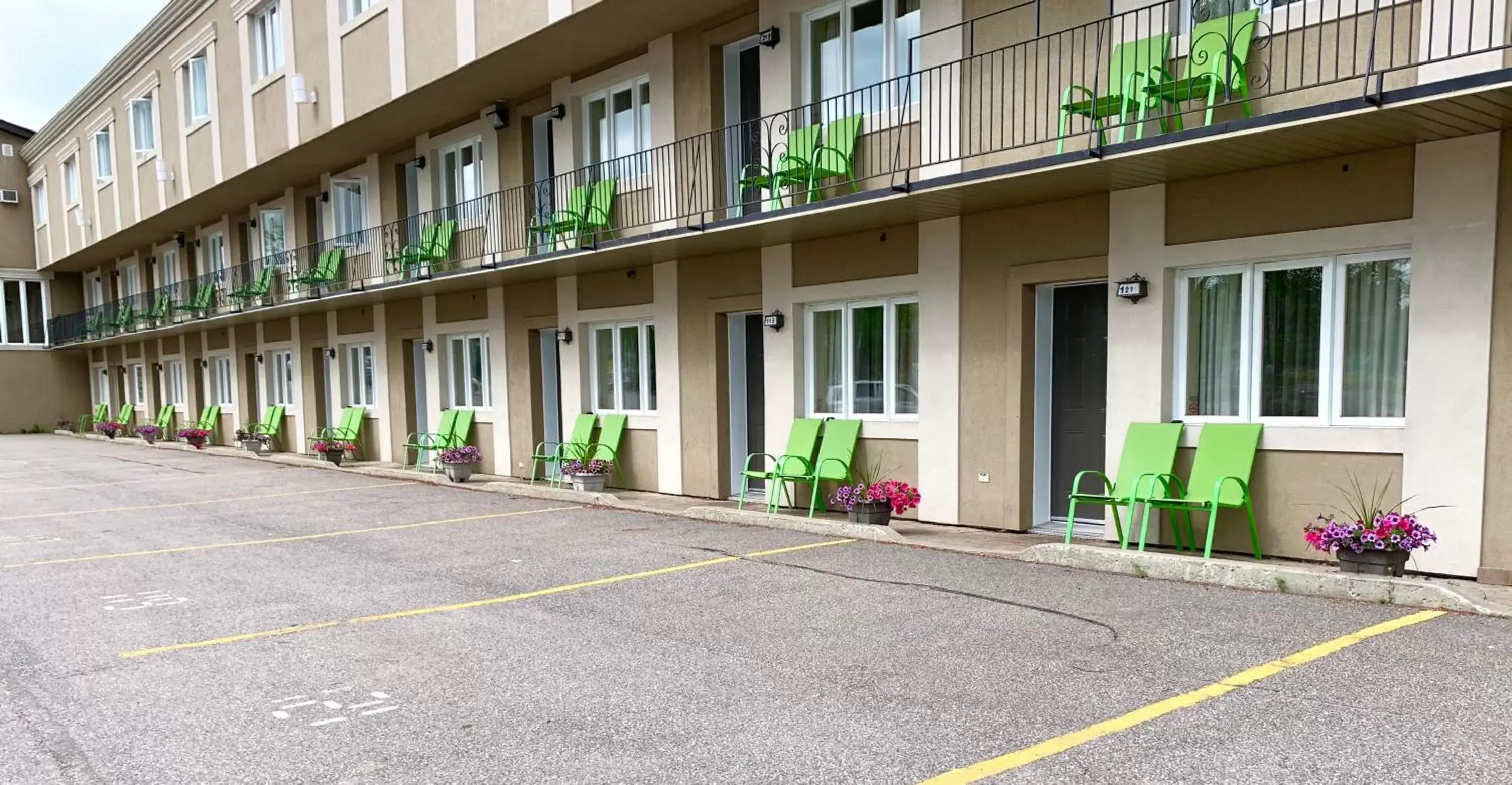 Property Building in Quality Inn Mont-Laurier