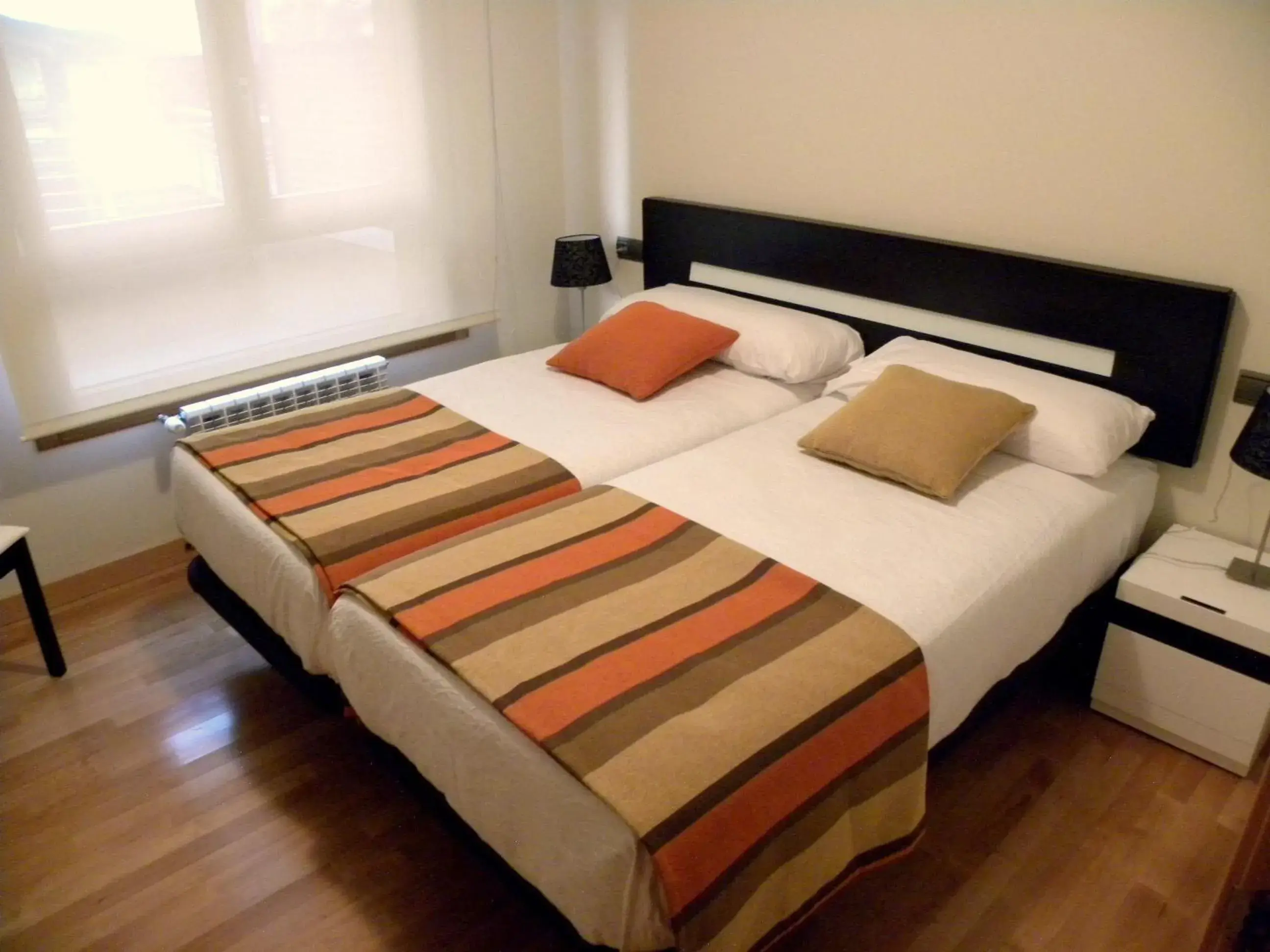 Photo of the whole room, Bed in Apartamentos Albatros