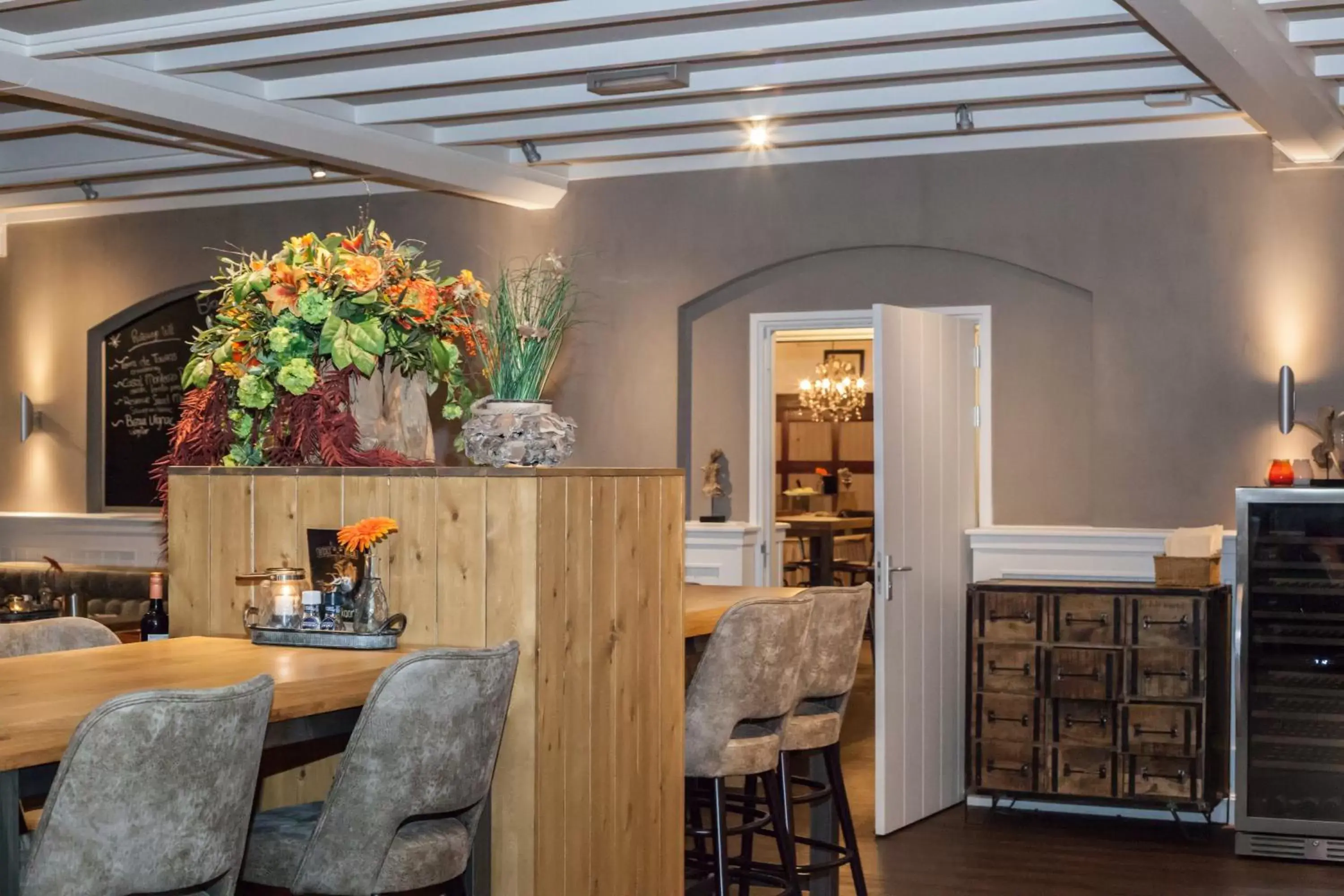 Property building, Dining Area in Hotel de Hoeve van Nunspeet