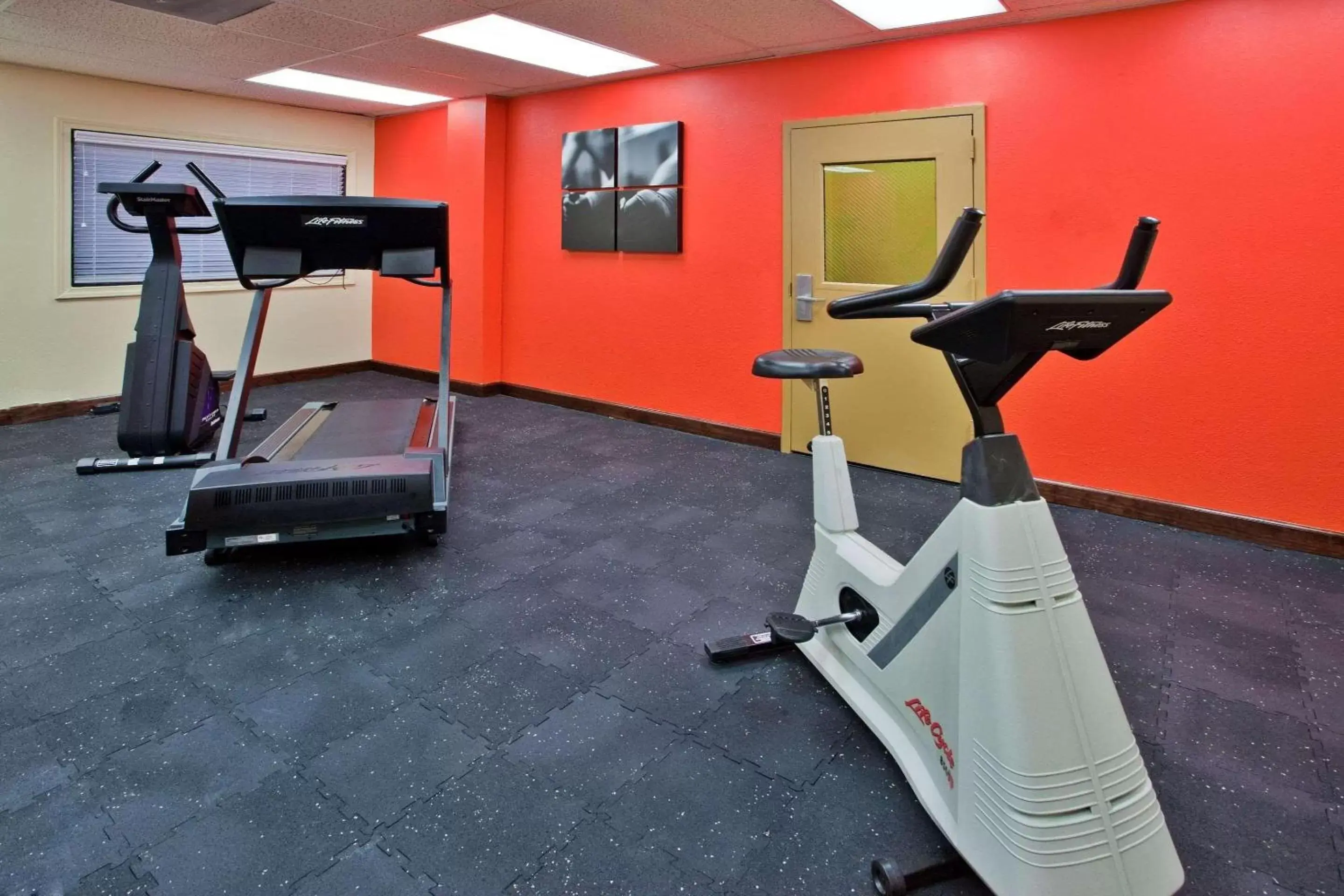 Fitness centre/facilities, Fitness Center/Facilities in Country Inn & Suites Atlanta Downtown