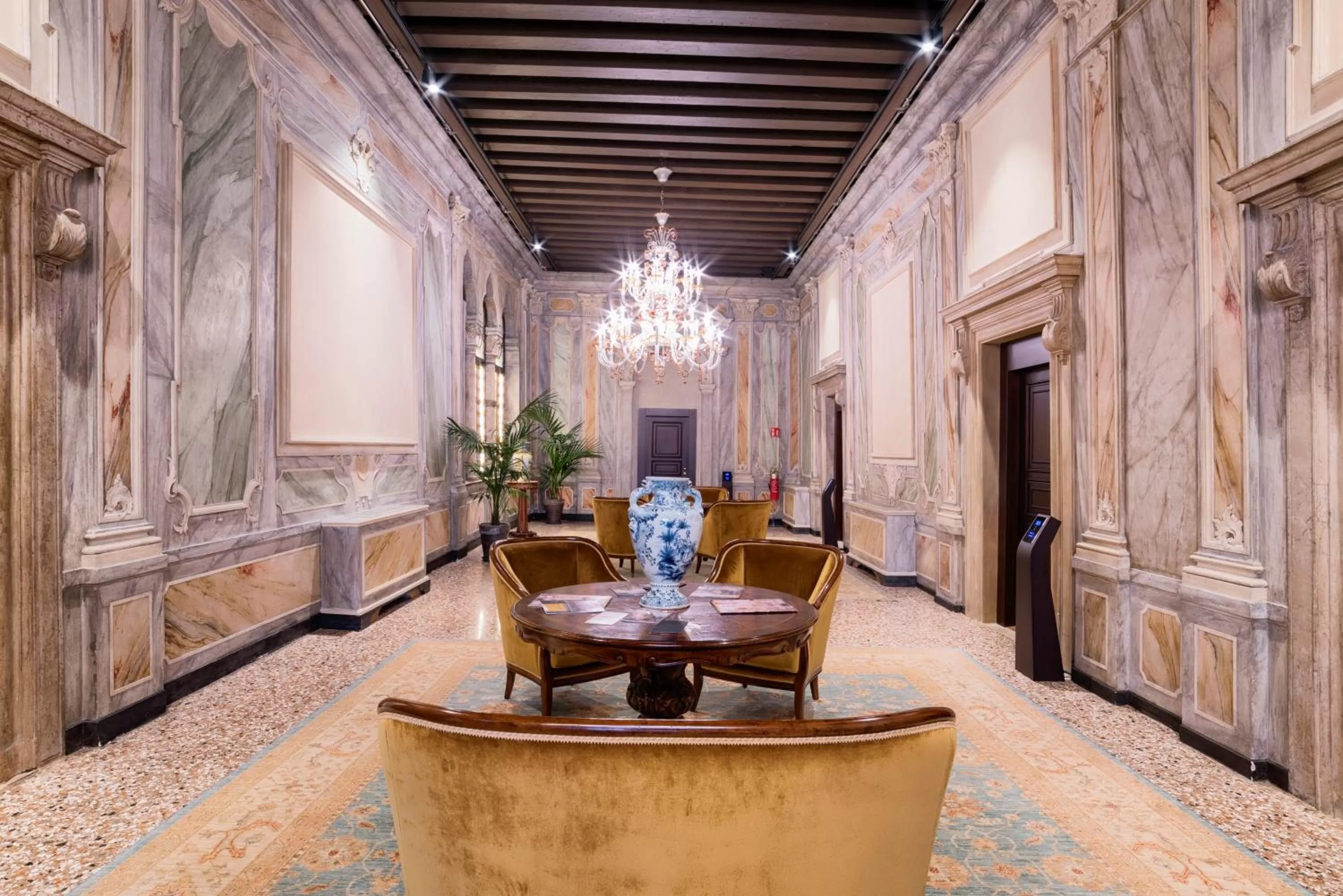 Communal lounge/ TV room in Hotel Nani Mocenigo Palace