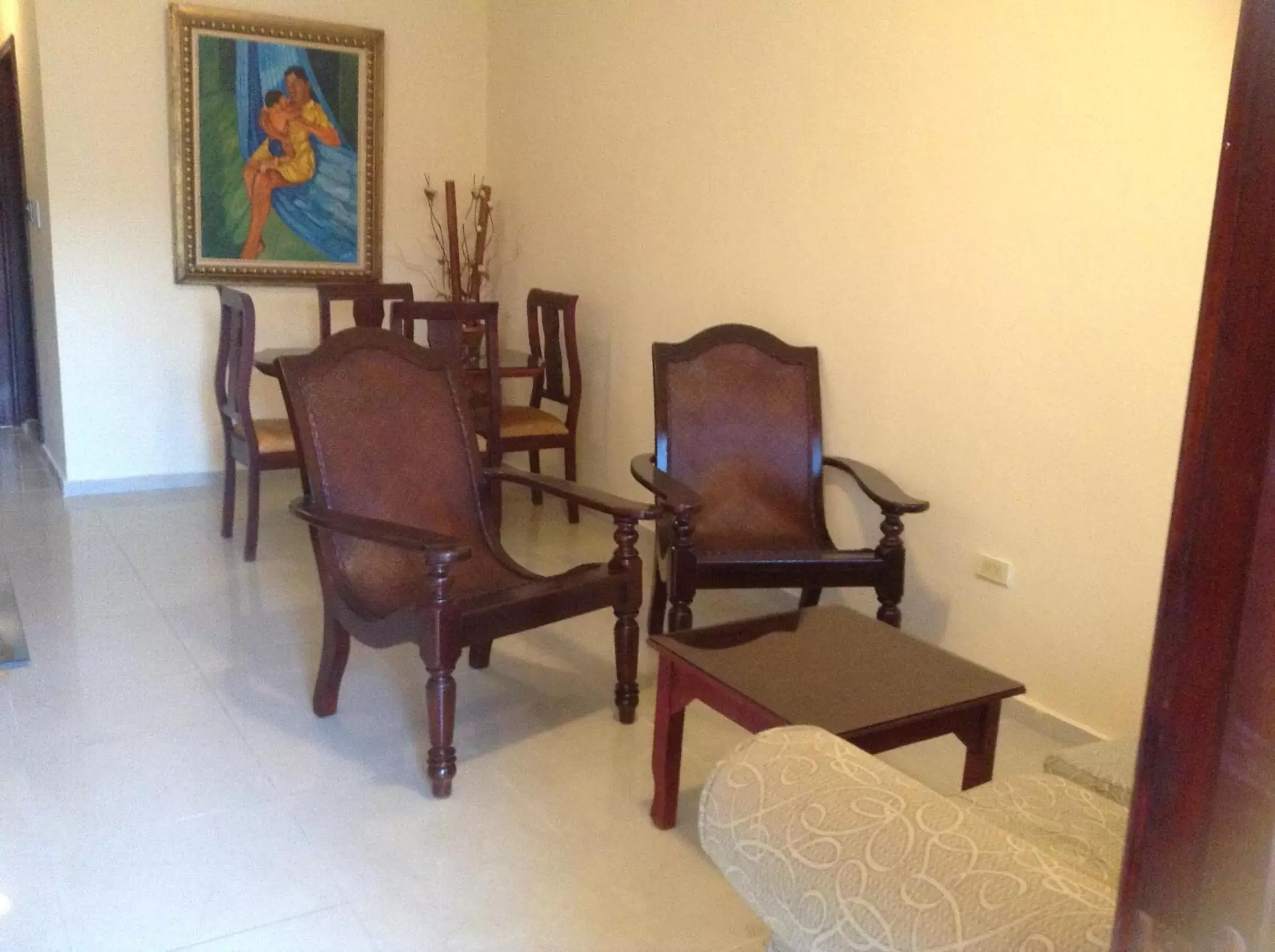 Living room, Seating Area in White Sands shared apartments