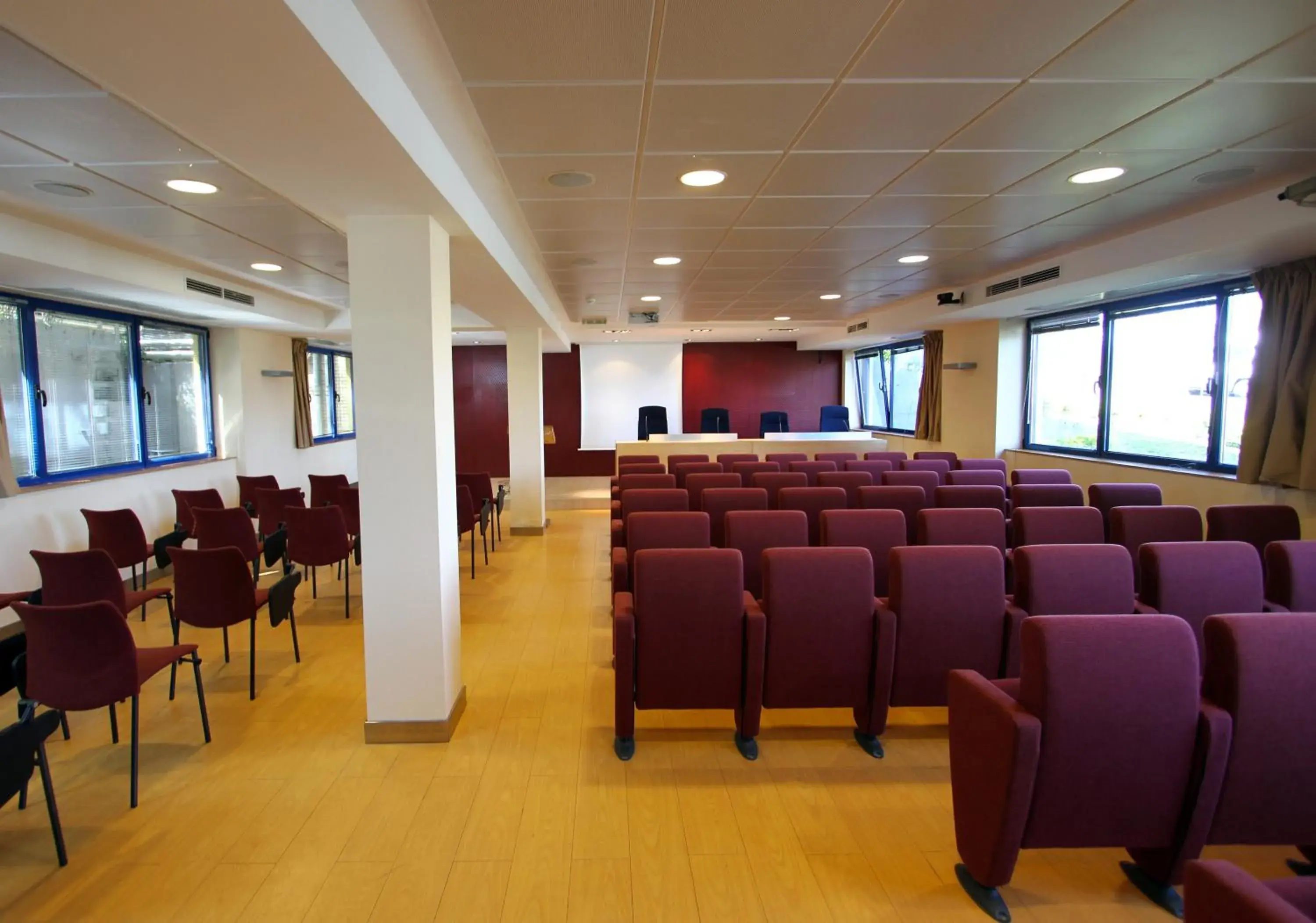 Meeting/conference room in Bilbao Hostel