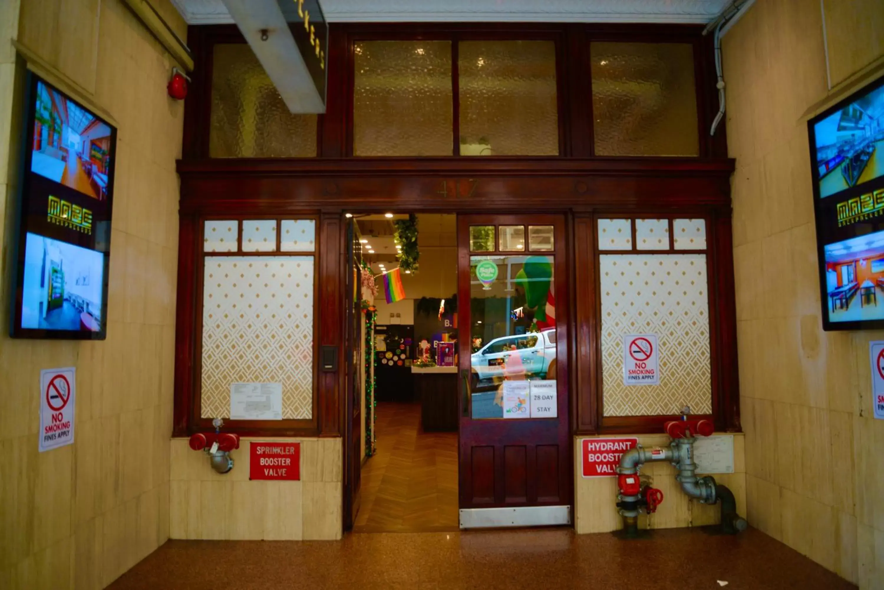 Property building in Maze Backpackers - Sydney Property building in Maze Backpackers - Sydney