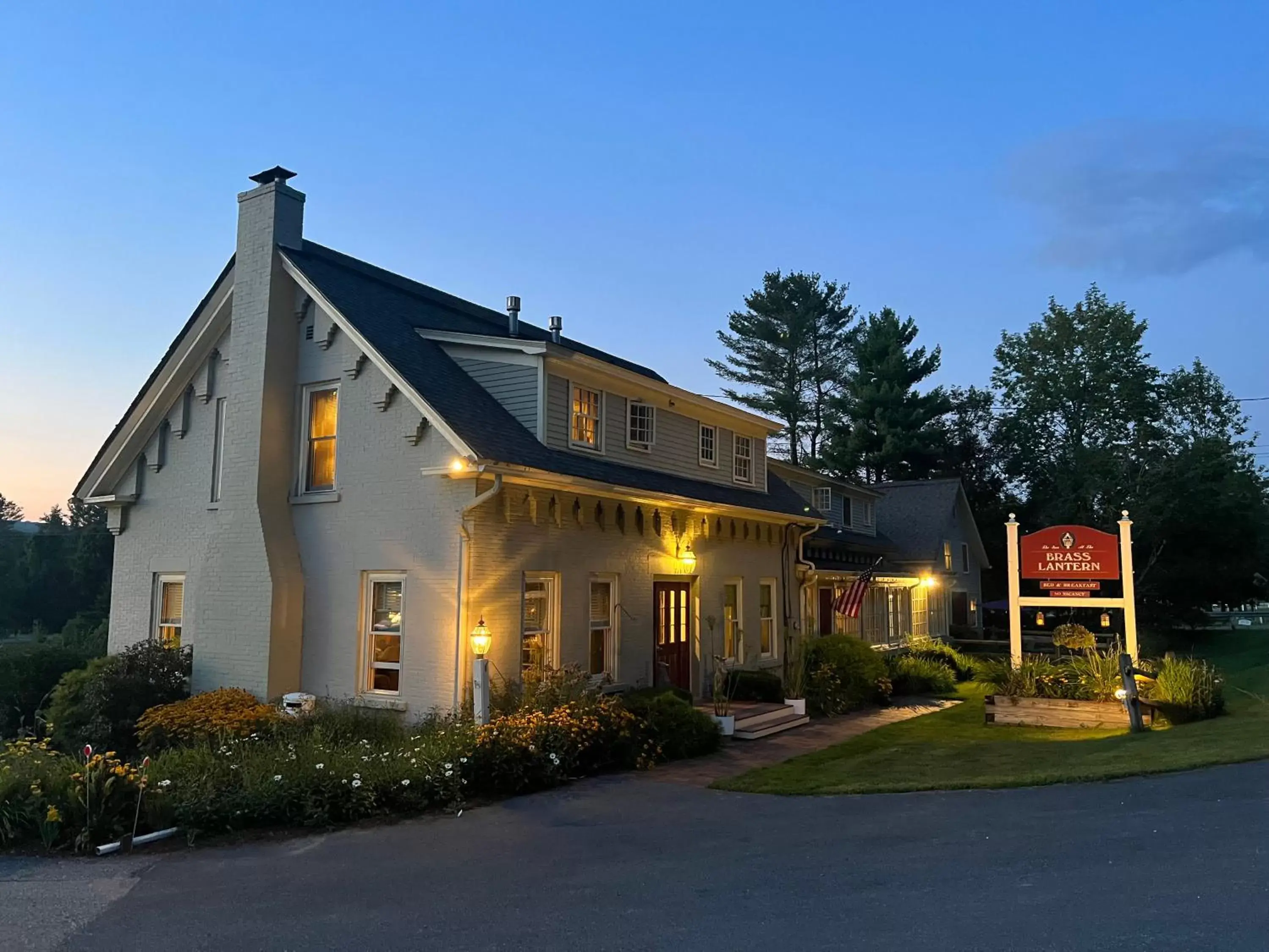 Property Building in Brass Lantern Inn