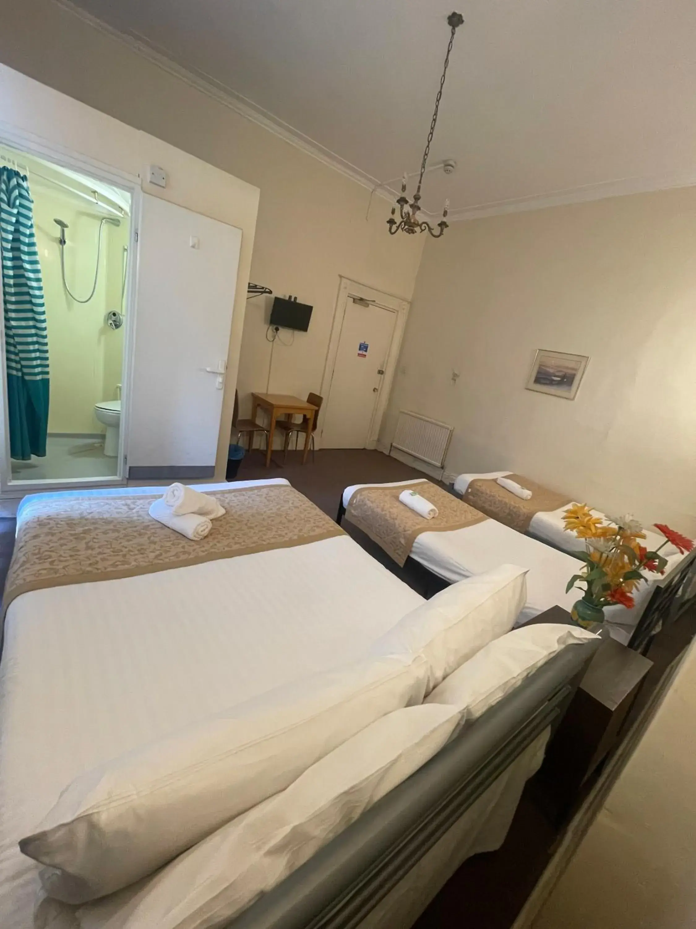 Bed in Thanet Hotel Annex