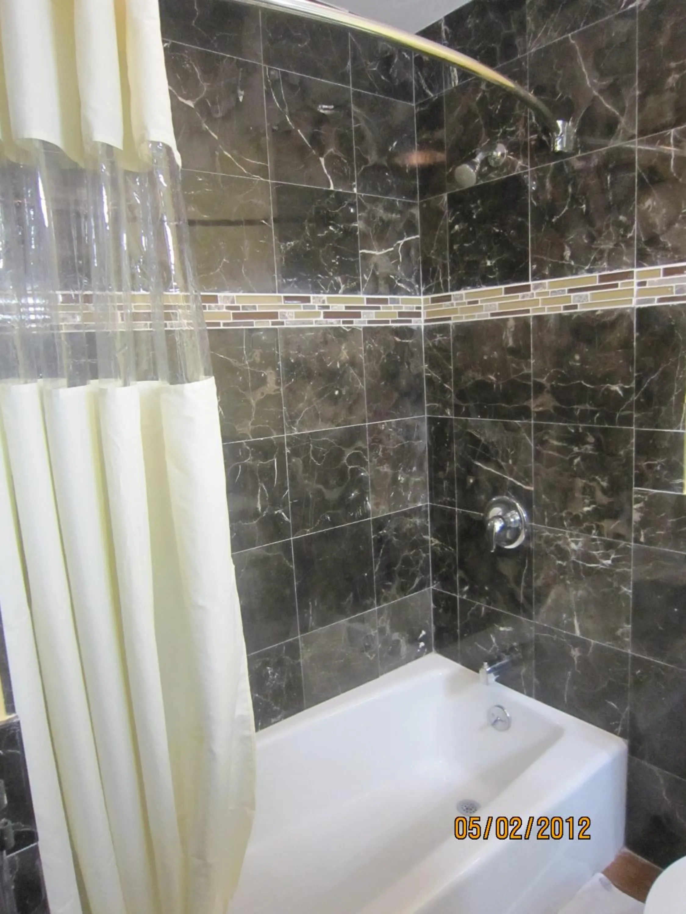 Bathroom in Redondo Beach Inn-LAX