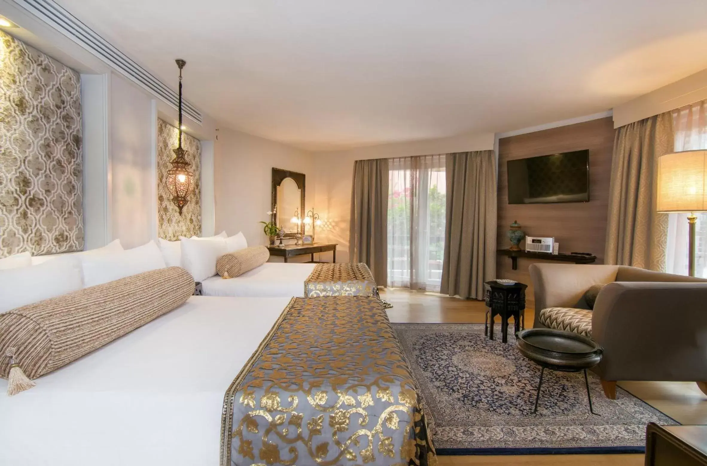 Deluxe Suite in Siam Bayshore Resort Pattaya