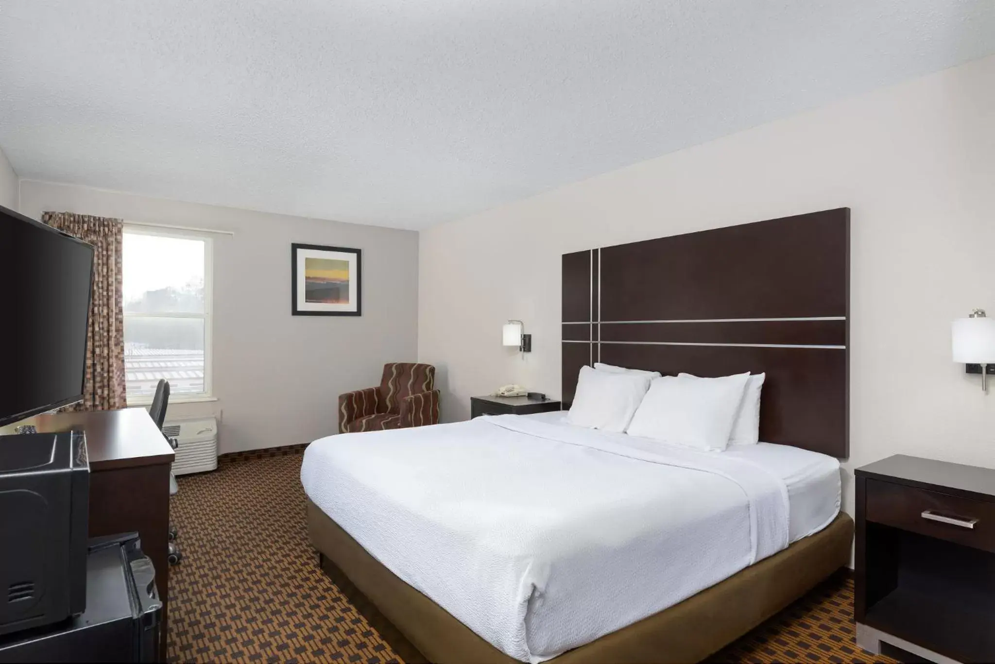 Bedroom, Bed in SureStay Plus Hotel Chattanooga Hamilton Place by Best Western