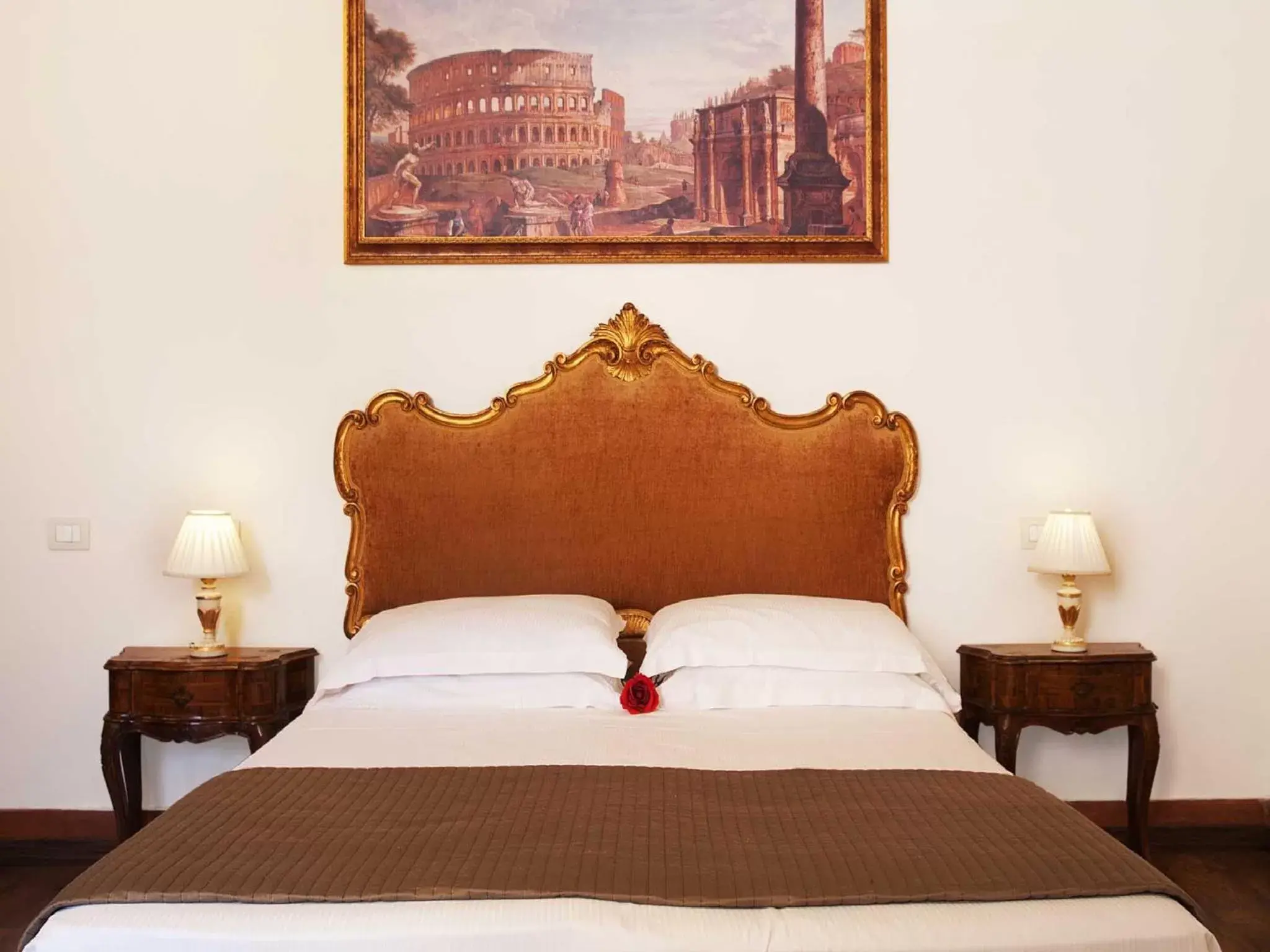 Bed in Pantheon Inn