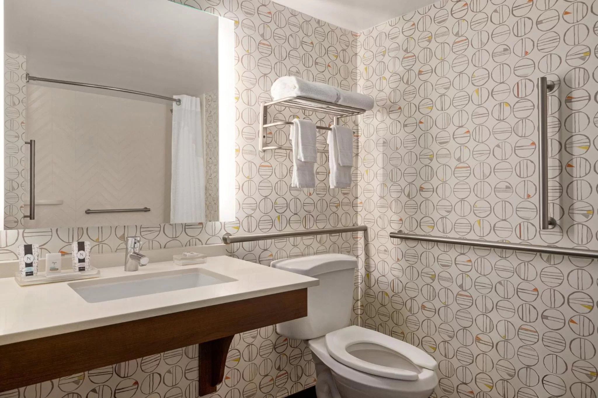 King Room - Hearing Accessible with Roll-In Shower (No Resort Fee) in Holiday Inn Orlando International Airport, an IHG Hotel