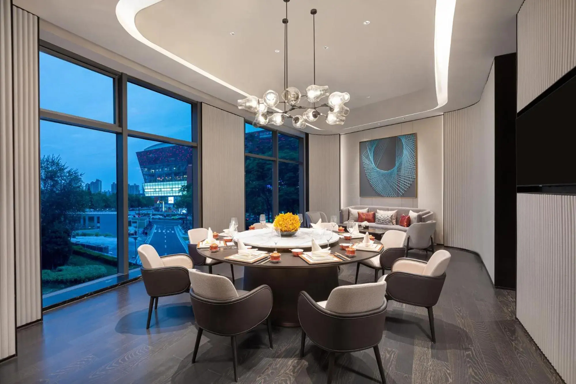 Restaurant/places to eat in HUALUXE Shanghai Changfeng Park - Park Lake View Restaurant/places to eat in HUALUXE Shanghai Changfeng Park - Park Lake View